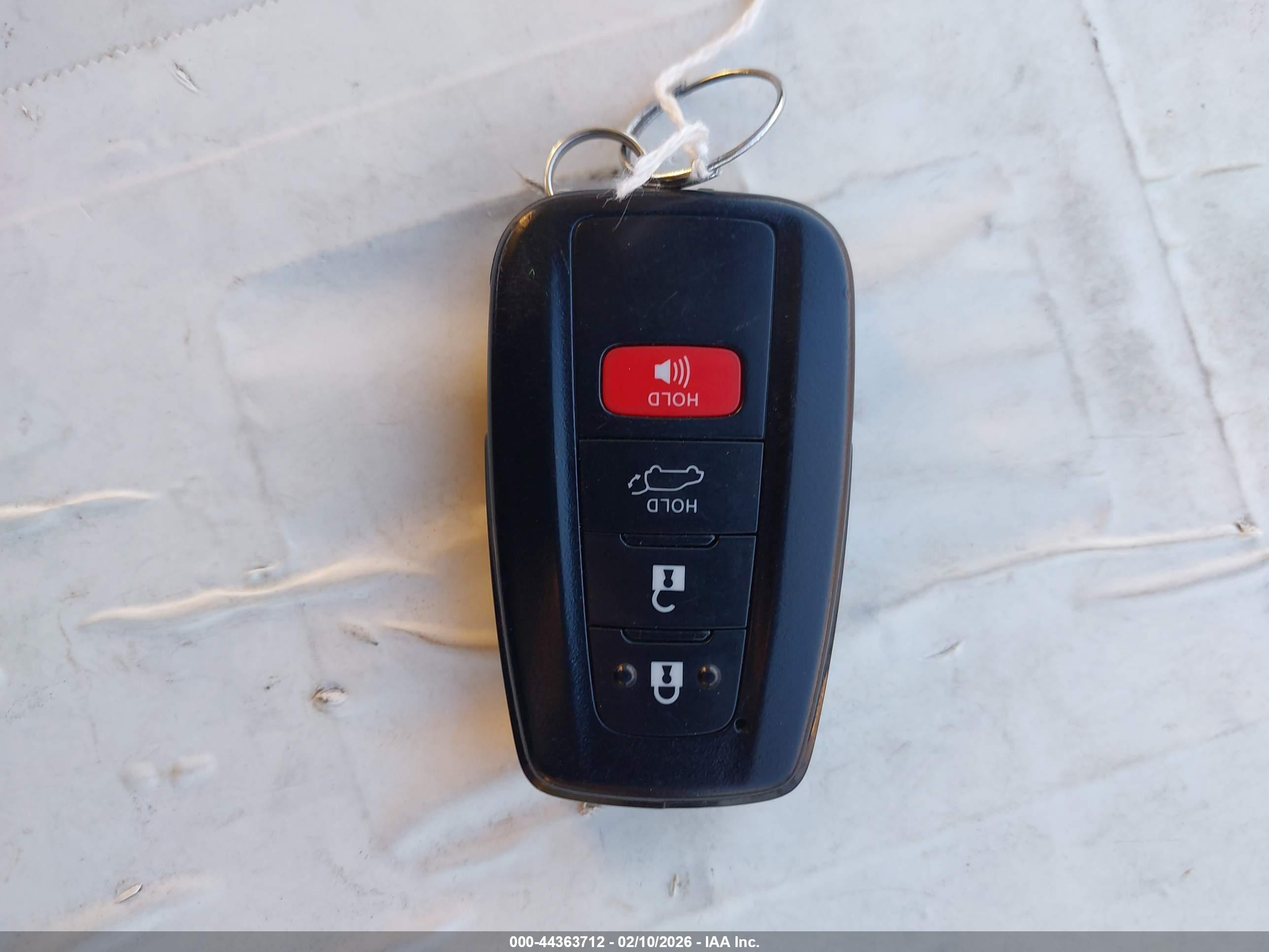 TOYOTA RAV4 image 11