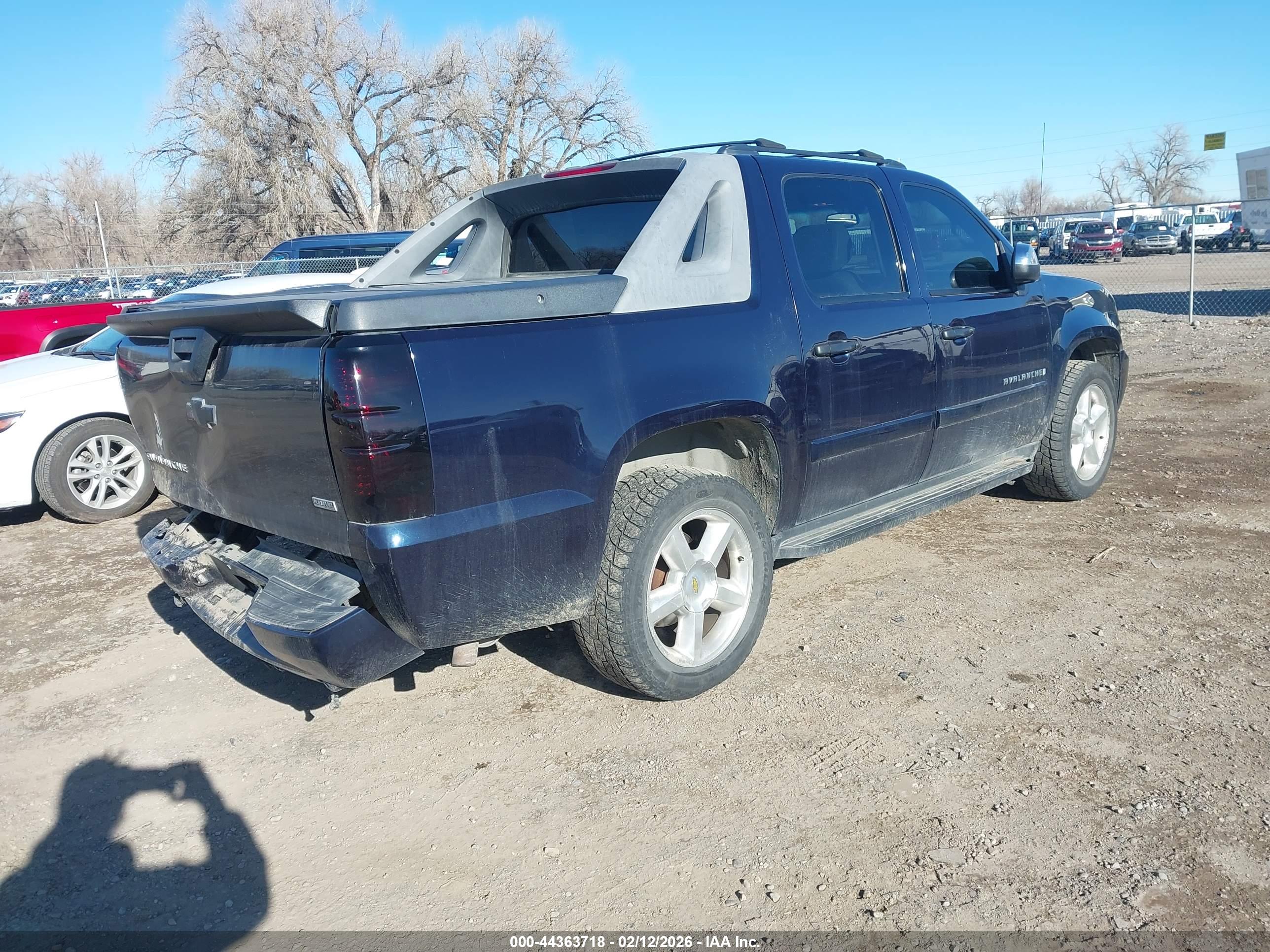 CHEVROLET AVALANCHE image 4