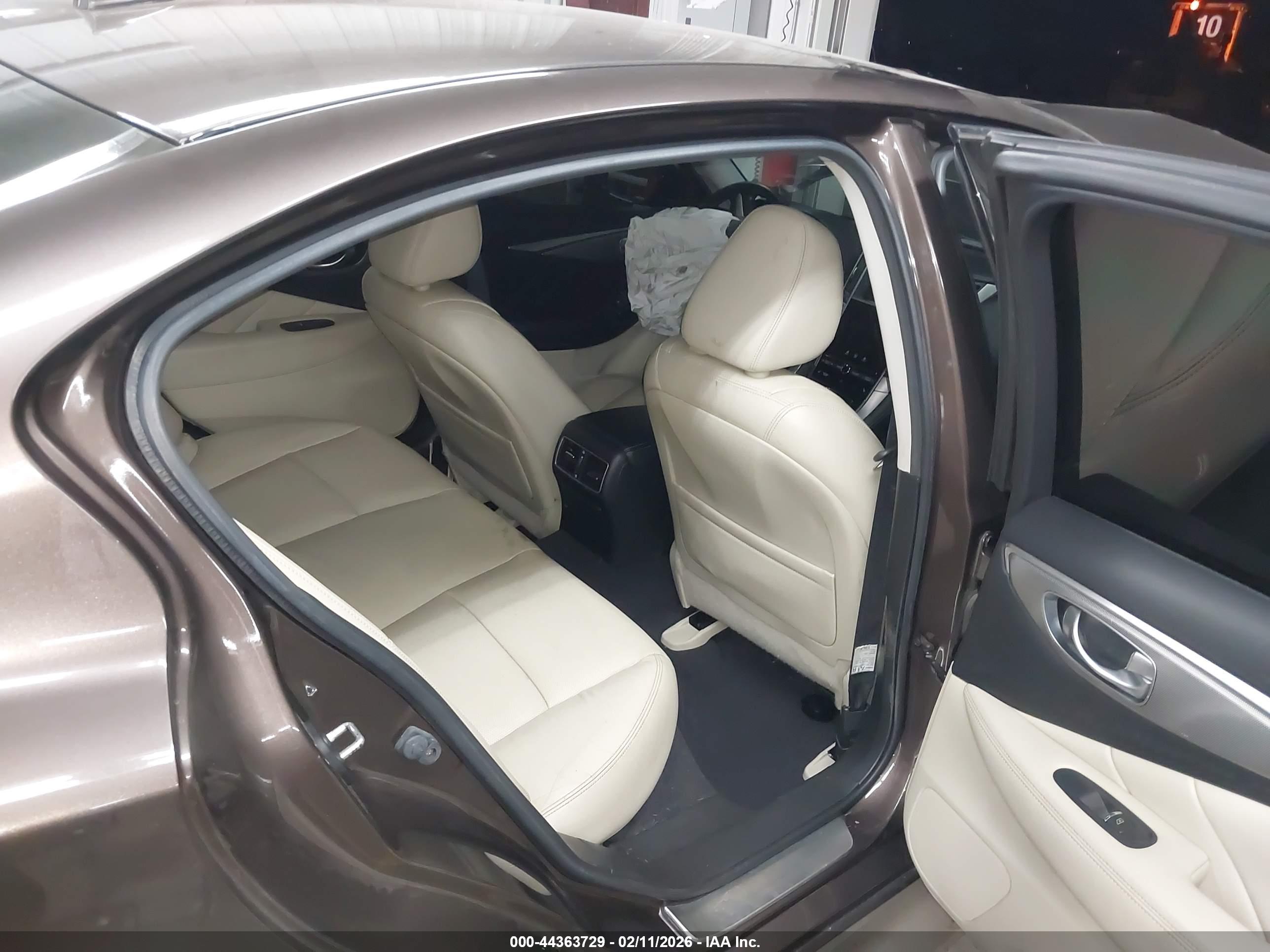 INFINITI Q50 image 8