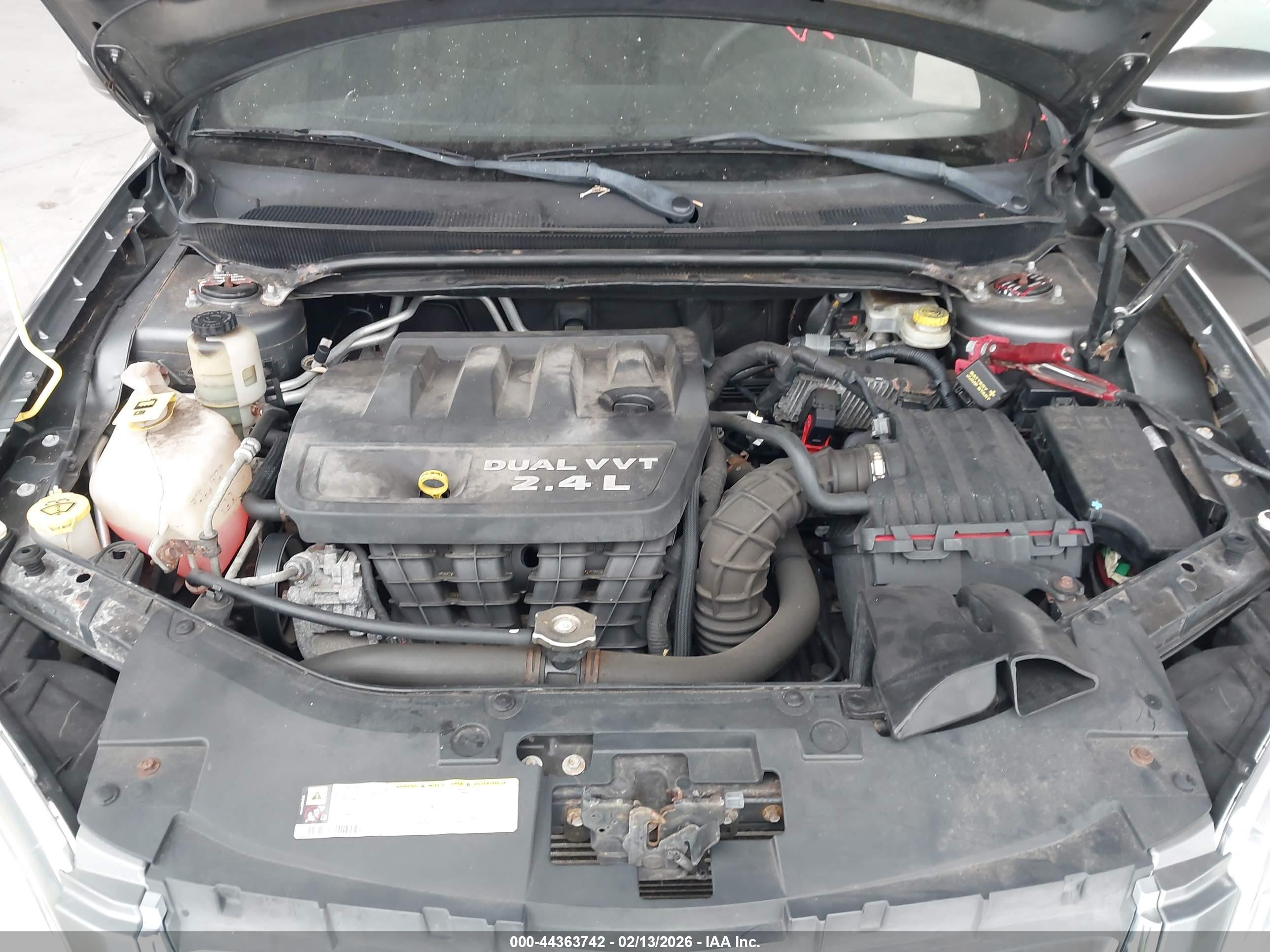 CHRYSLER 200 image 10