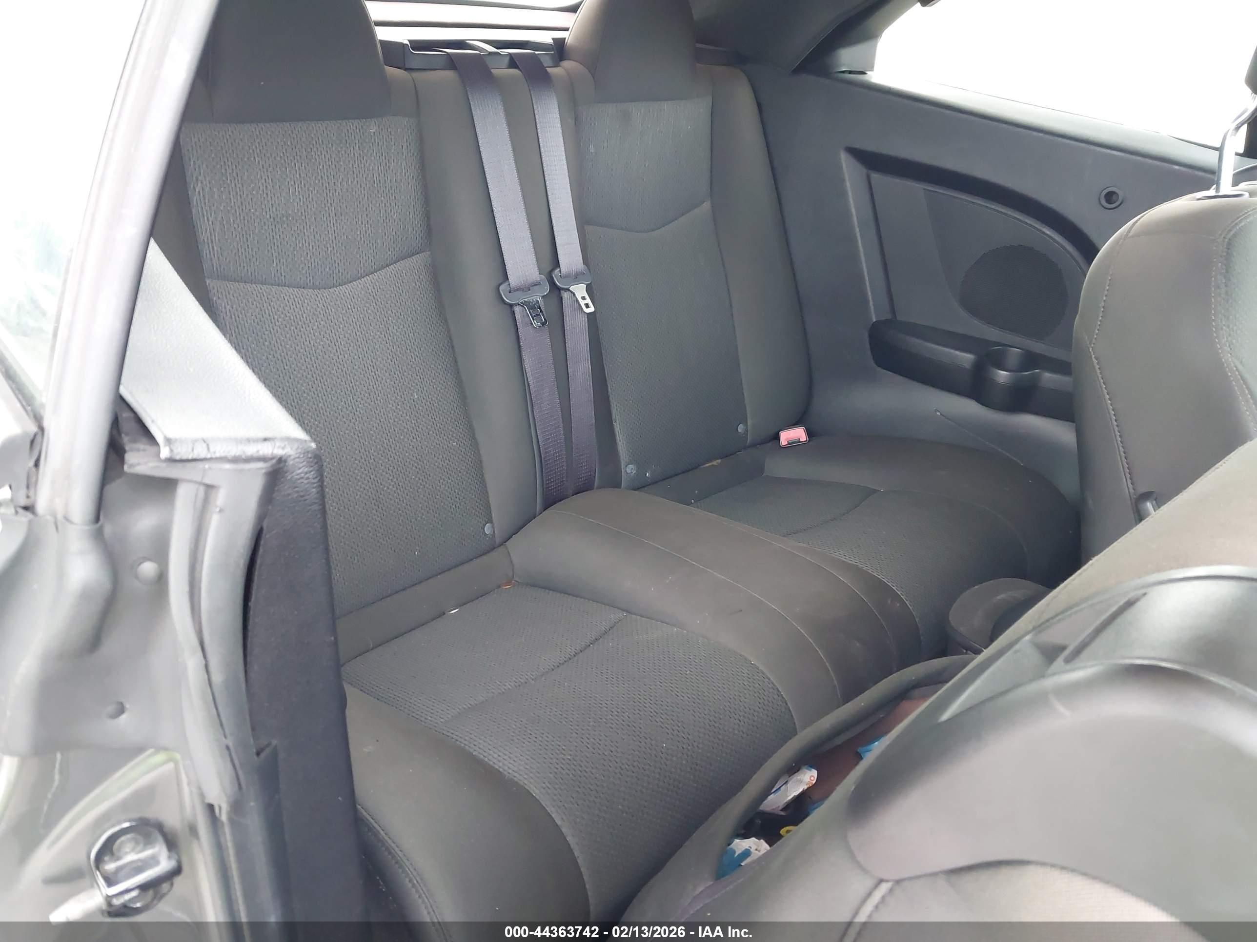 CHRYSLER 200 image 8