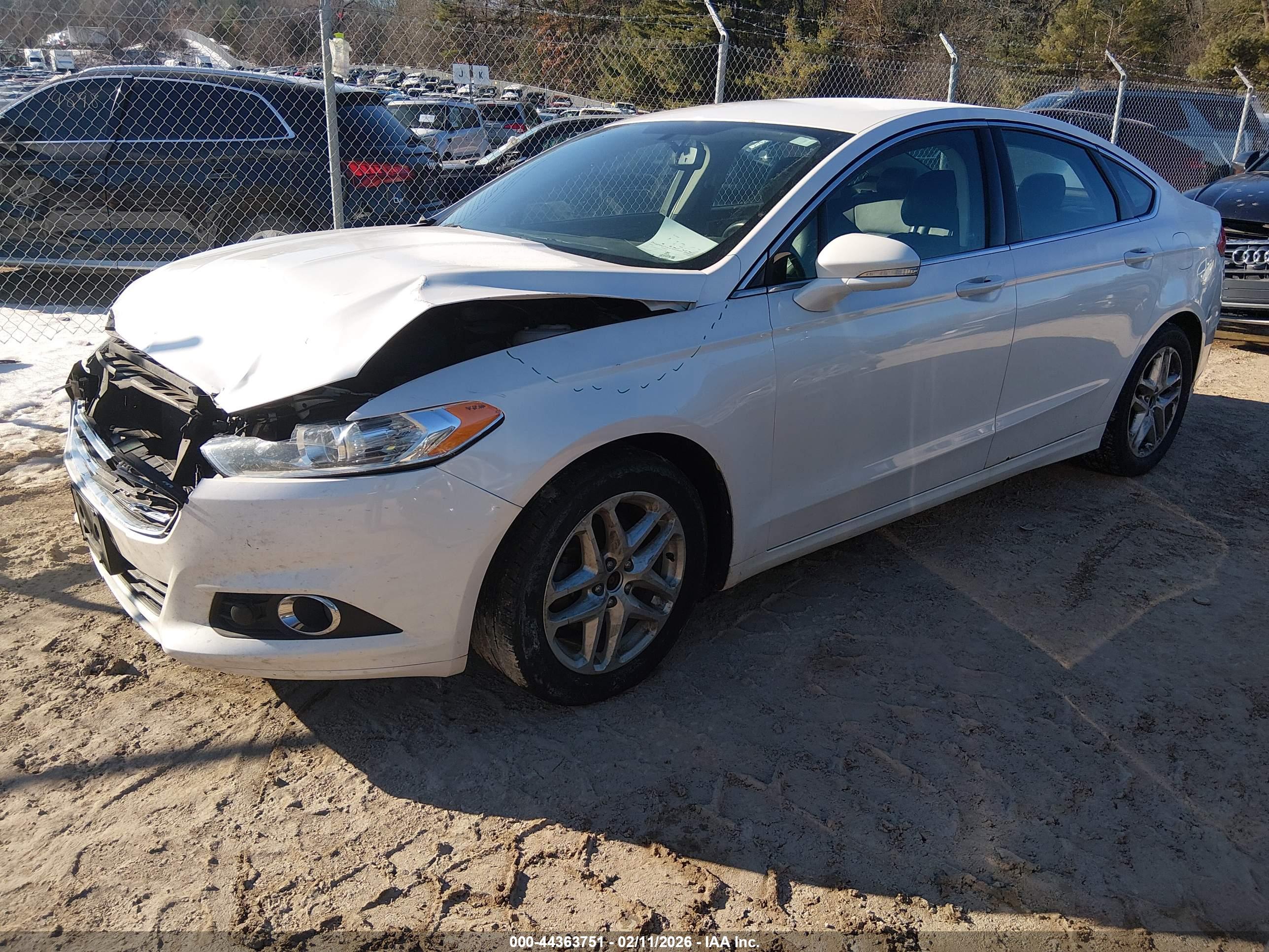 FORD FUSION image 2
