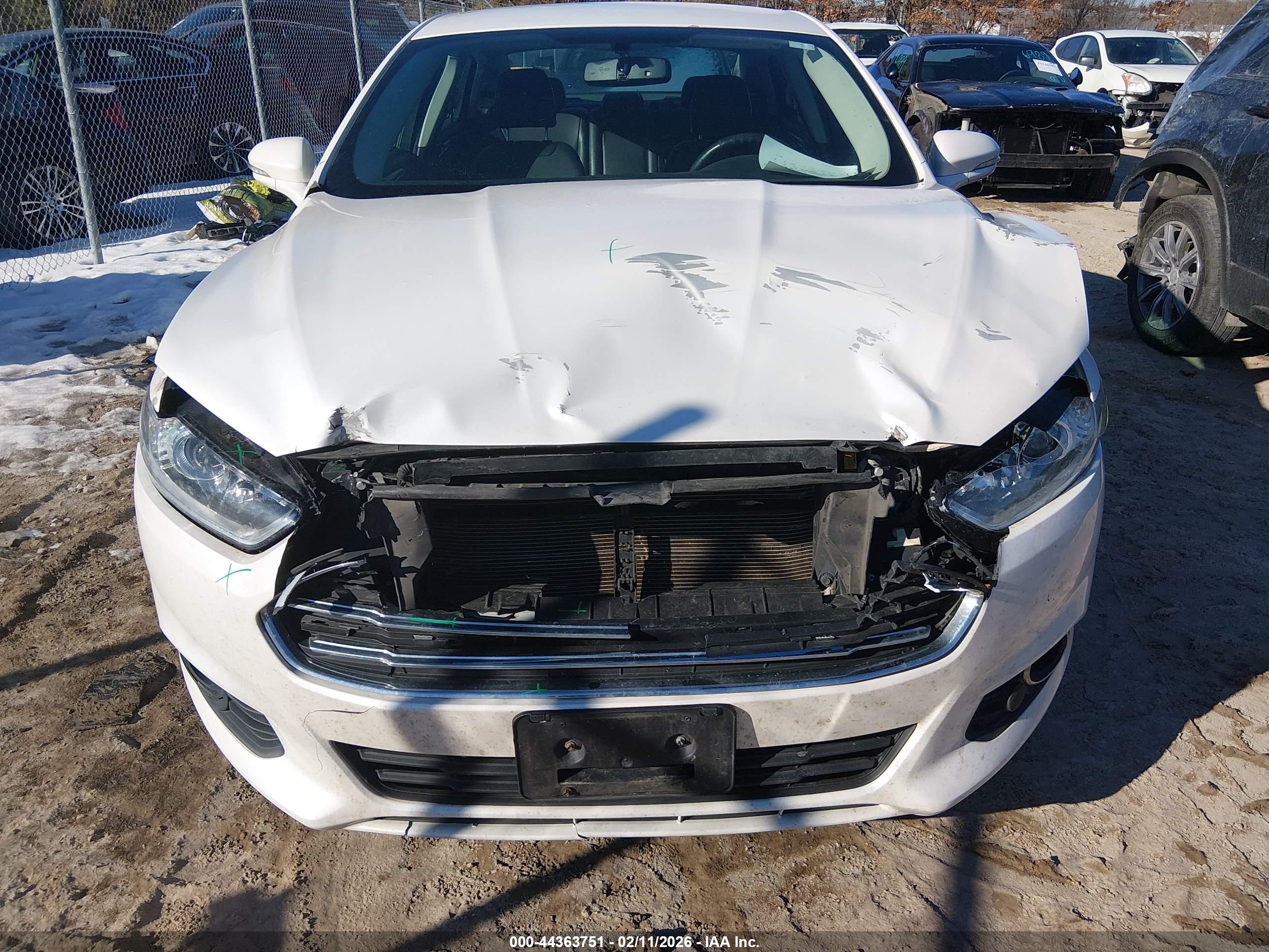 FORD FUSION image 6