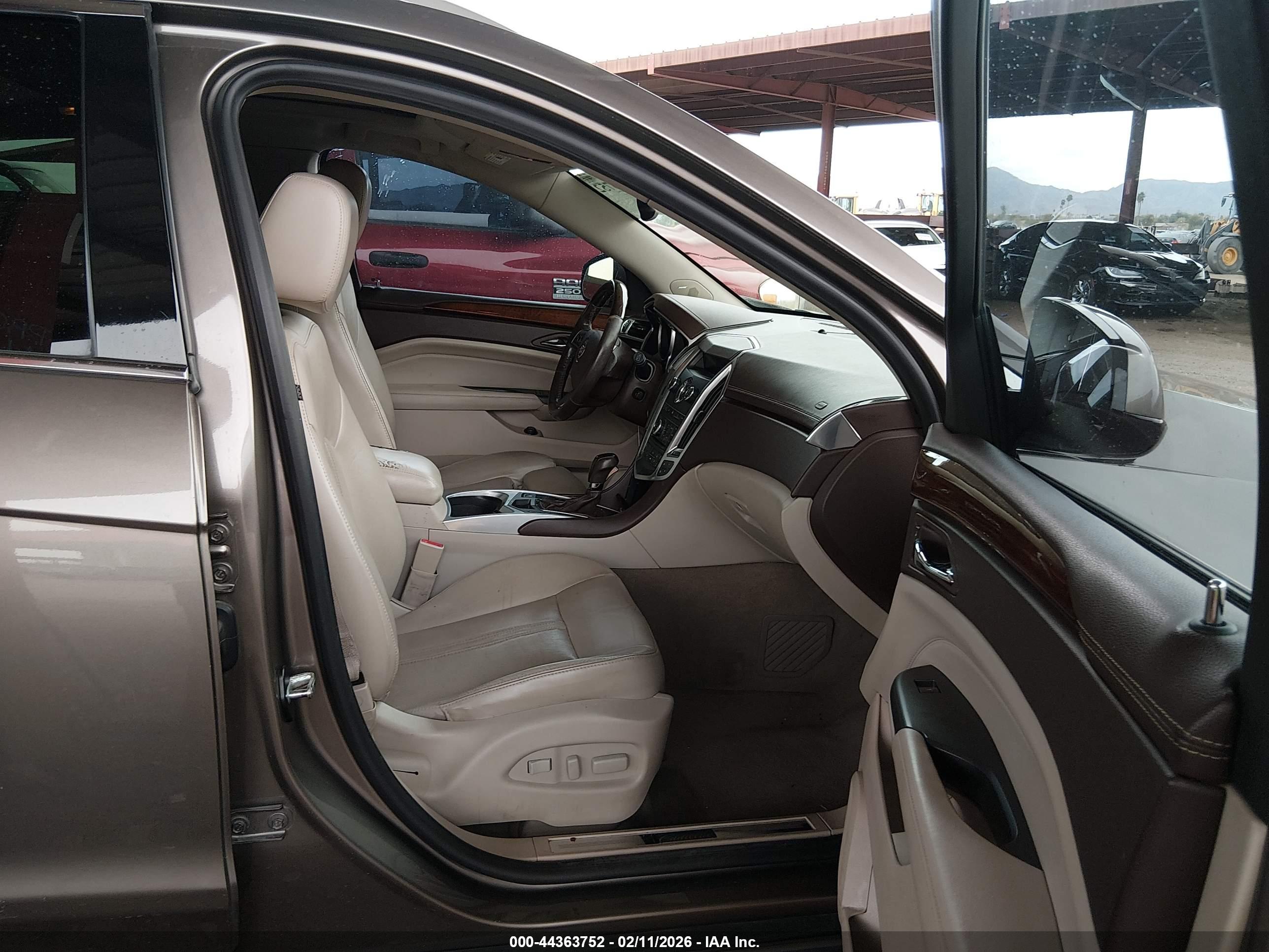 CADILLAC SRX image 5