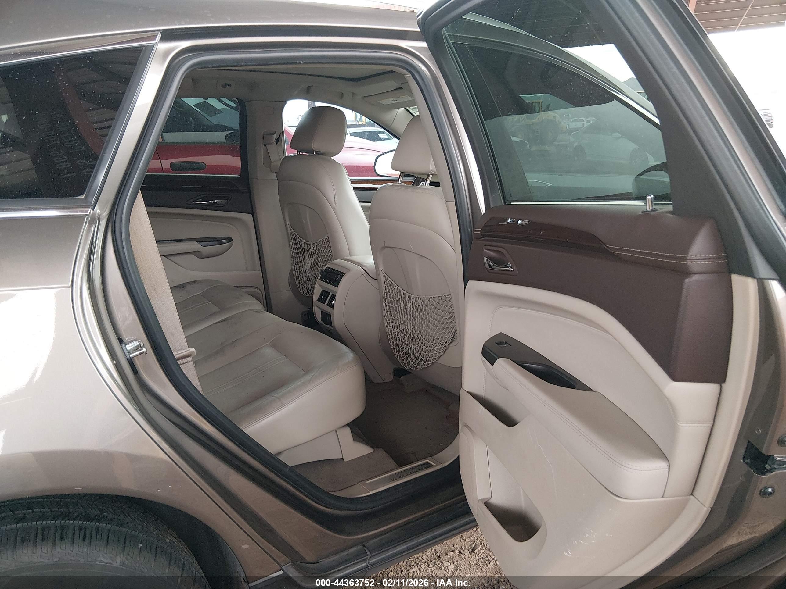 CADILLAC SRX image 8