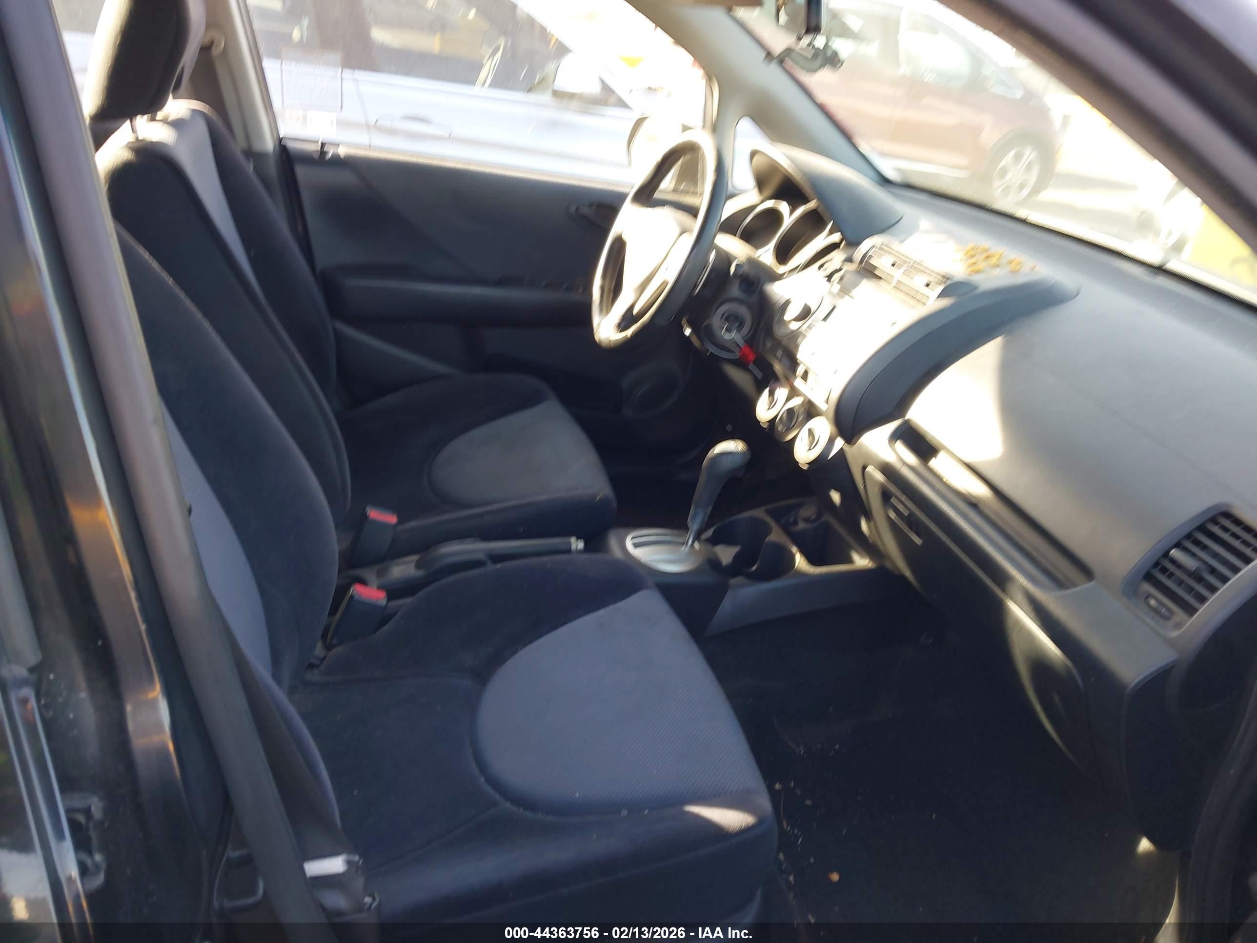 HONDA FIT image 5