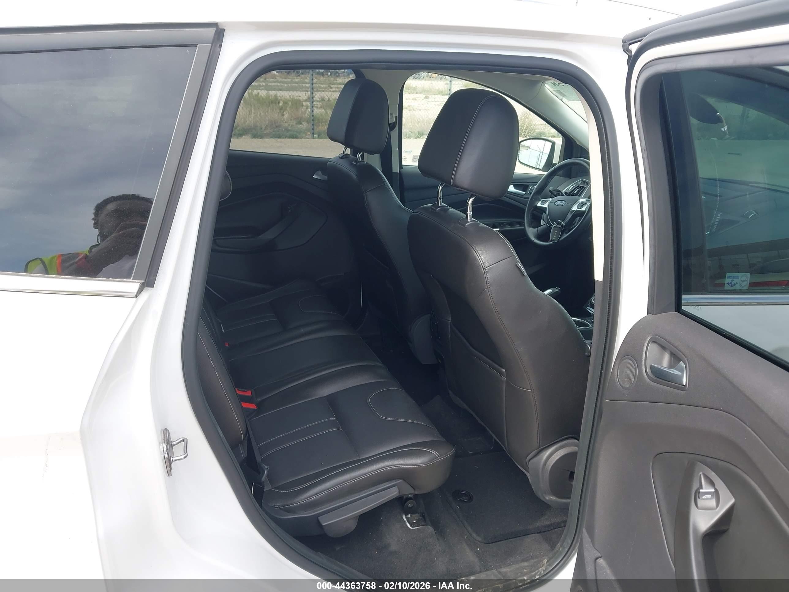 FORD ESCAPE image 8
