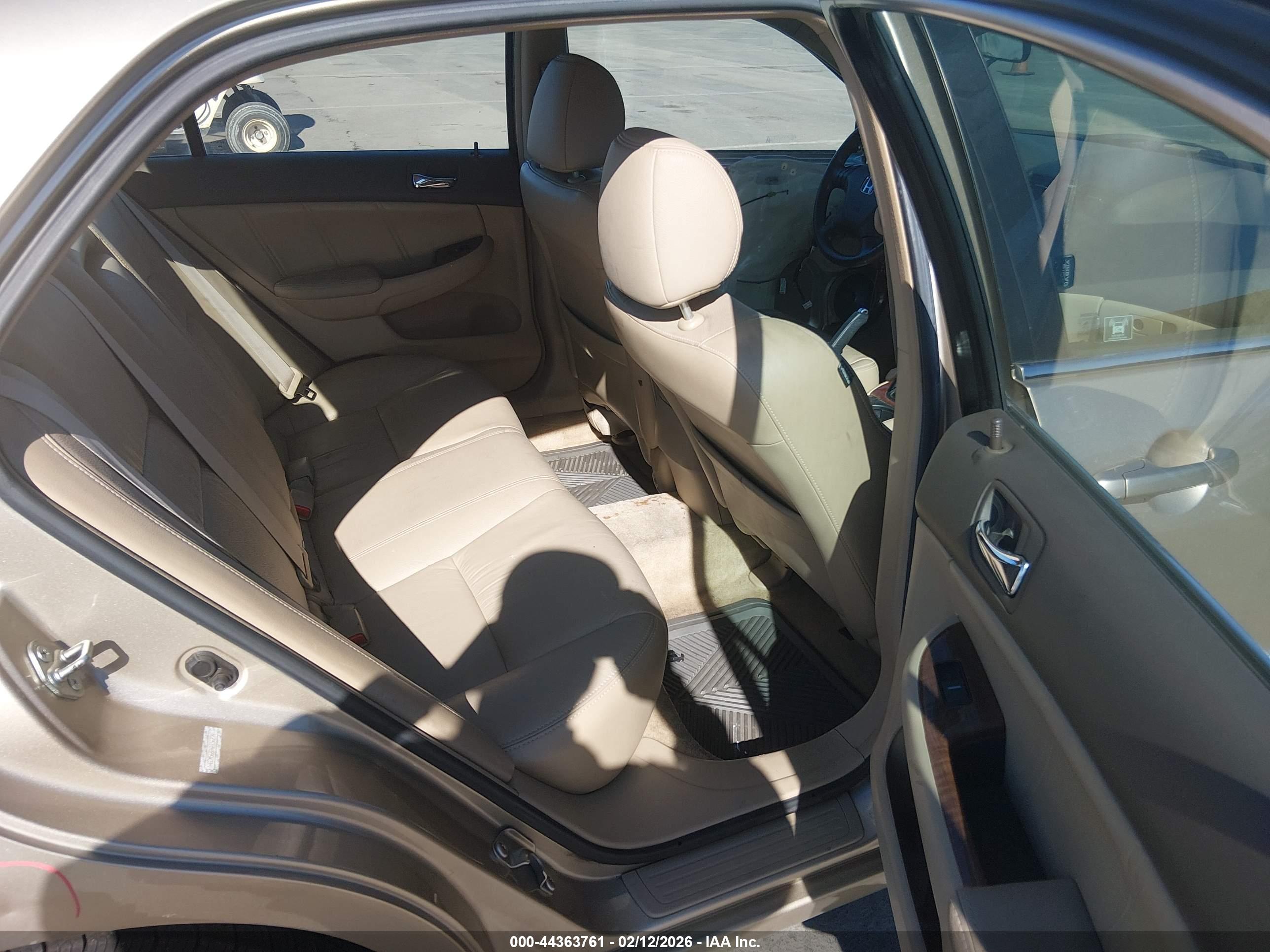 HONDA ACCORD image 8