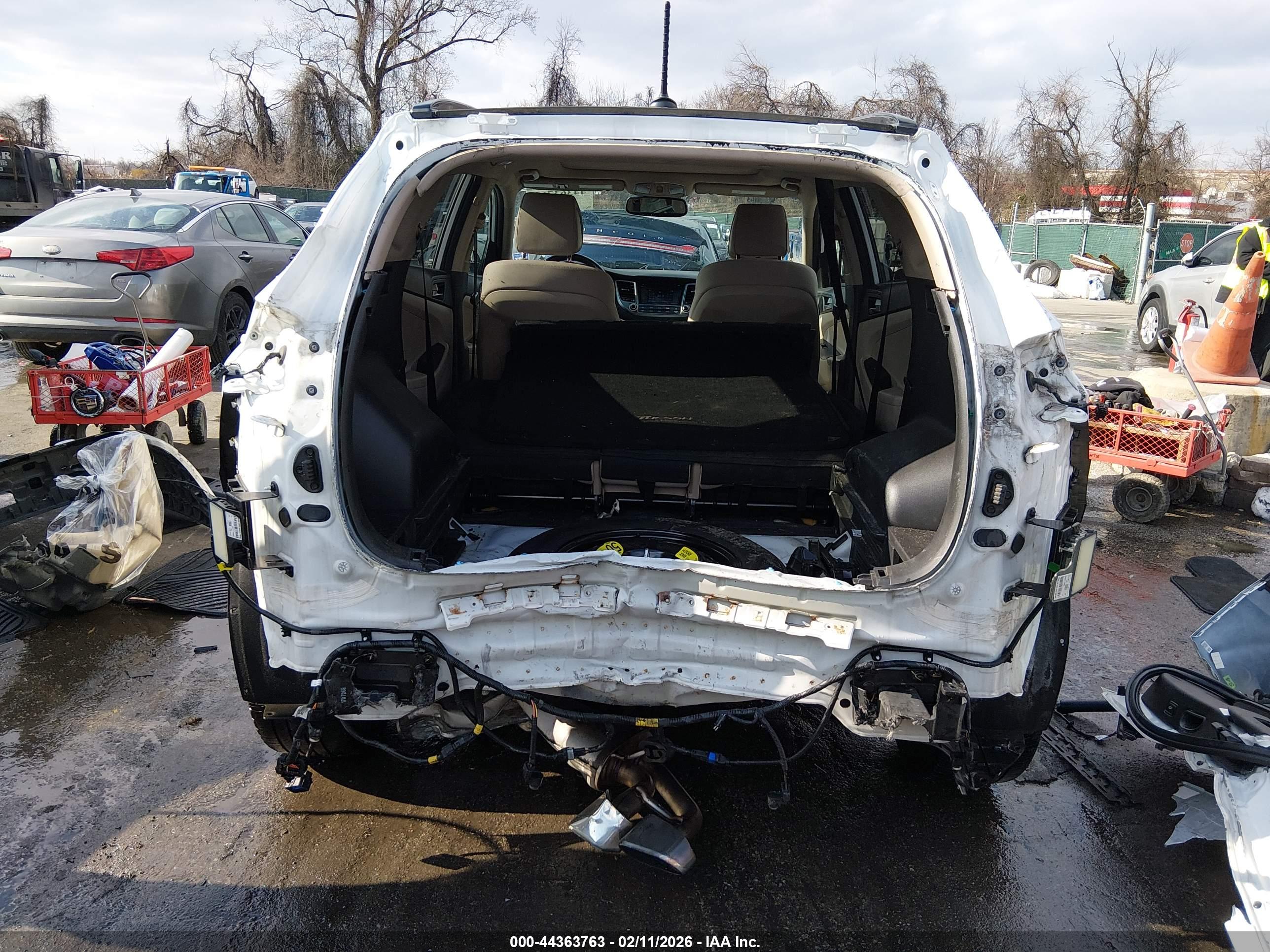 HYUNDAI TUCSON image 6