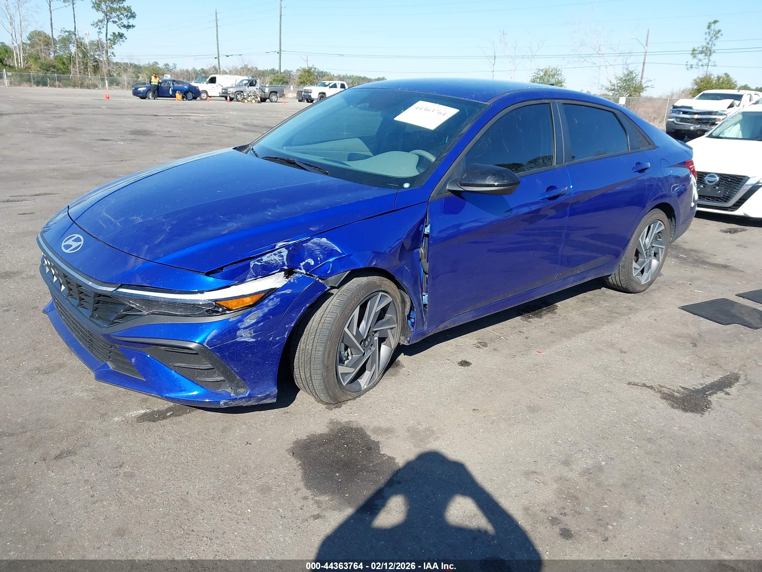 HYUNDAI ELANTRA image 2