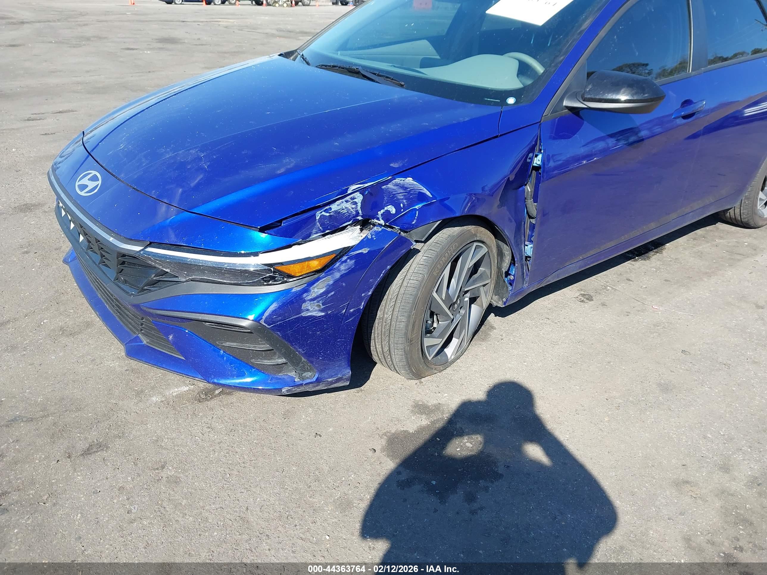 HYUNDAI ELANTRA image 6