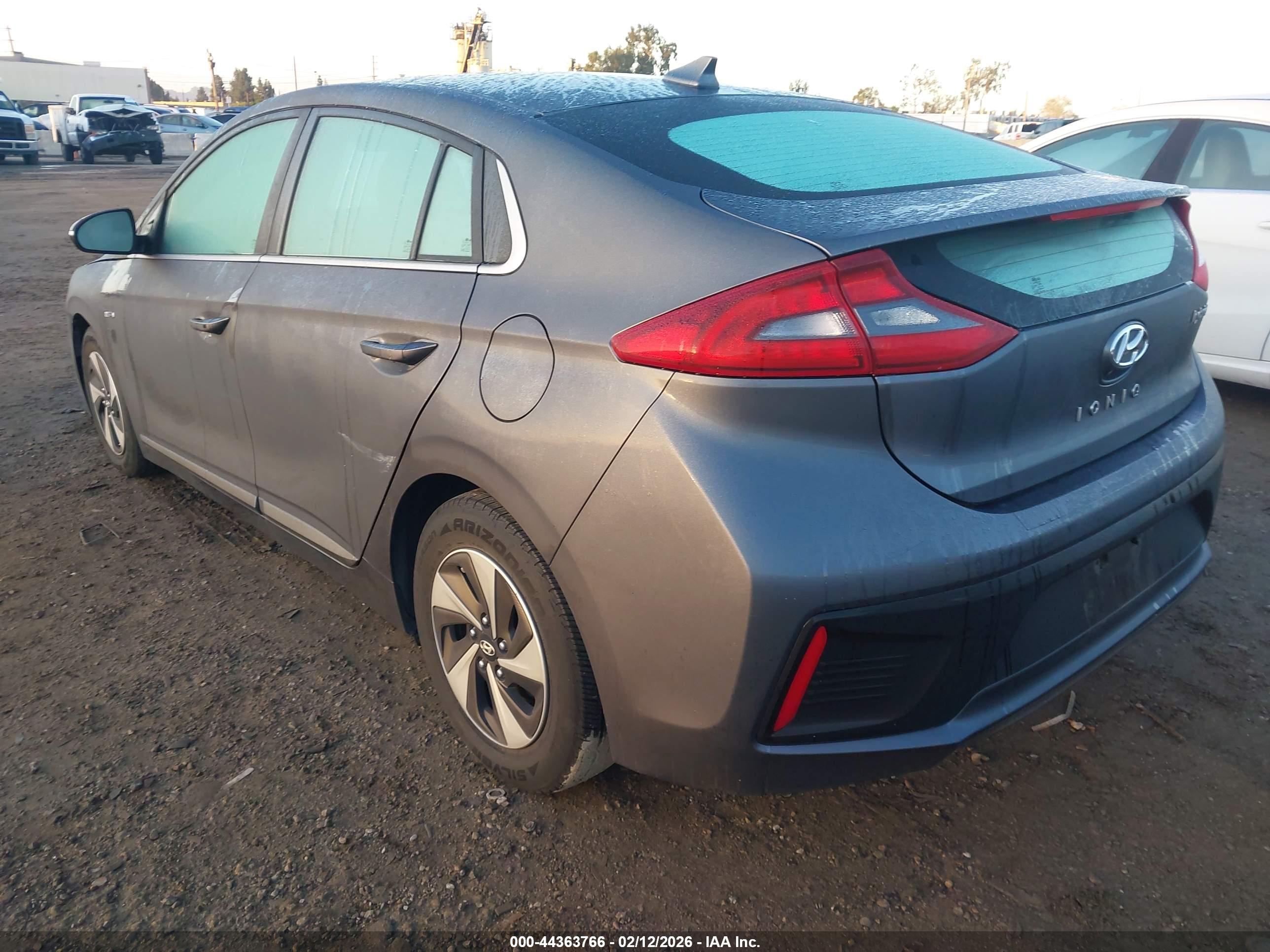 HYUNDAI IONIQ image 3