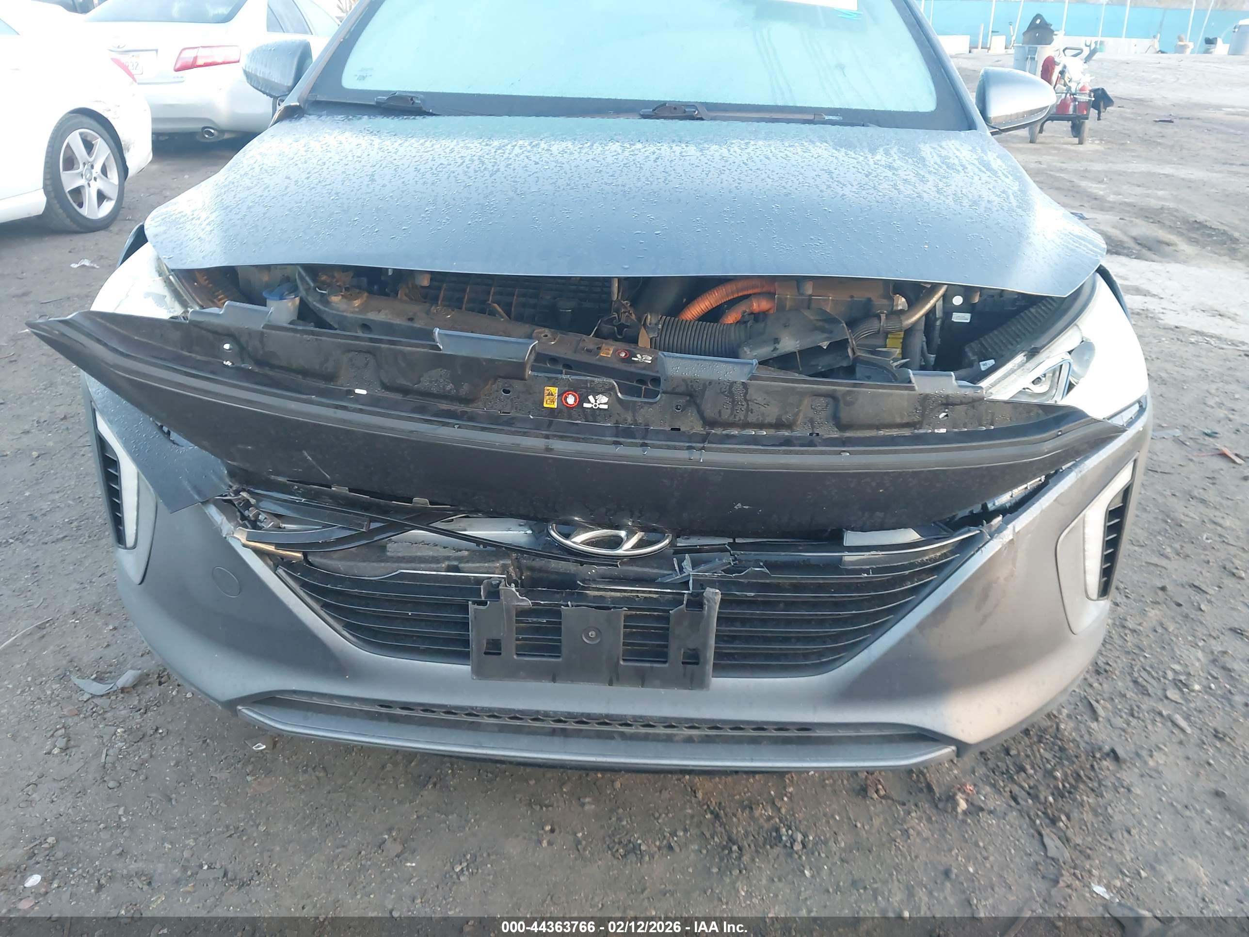 HYUNDAI IONIQ image 6