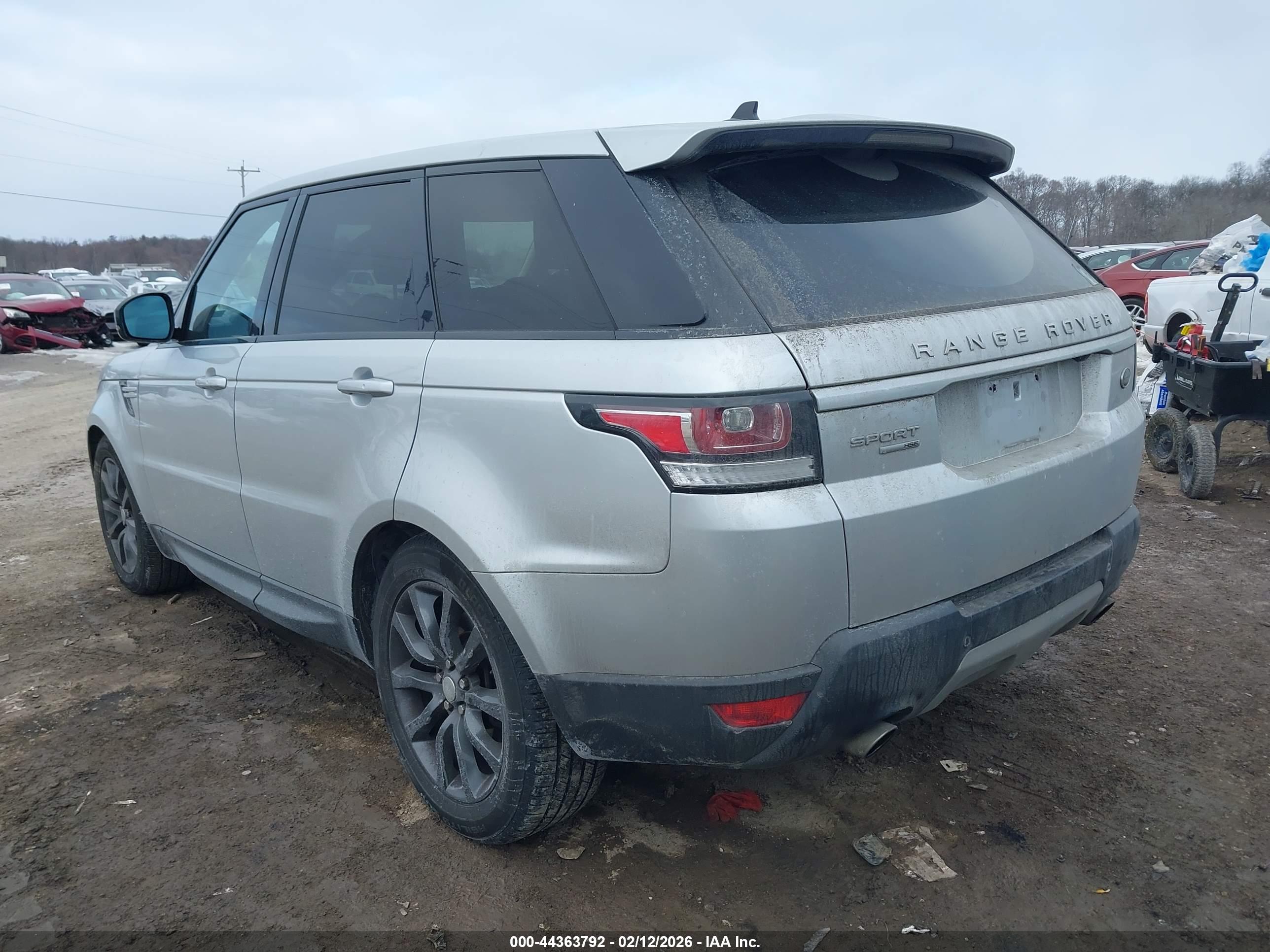 LAND ROVER image 3