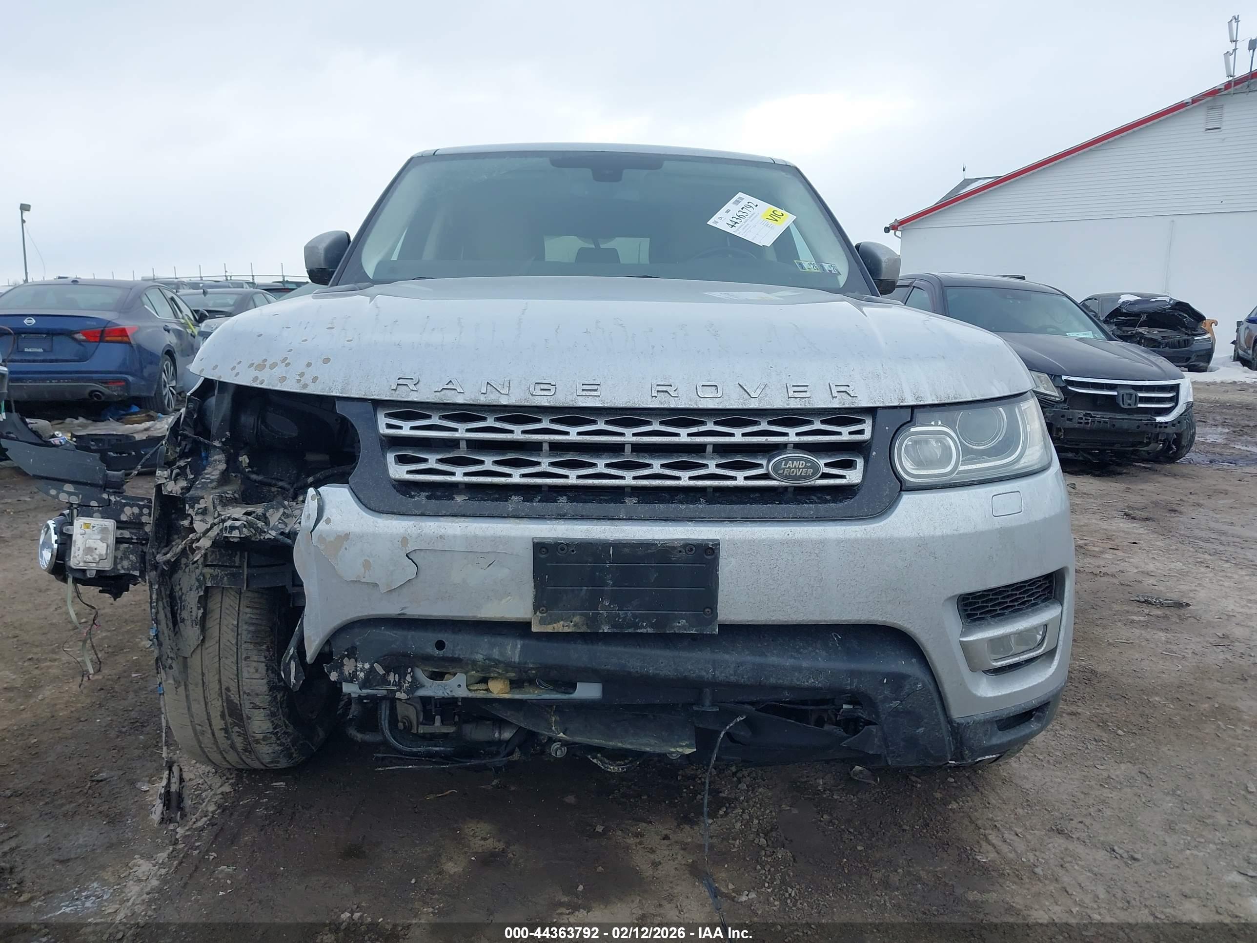LAND ROVER image 6