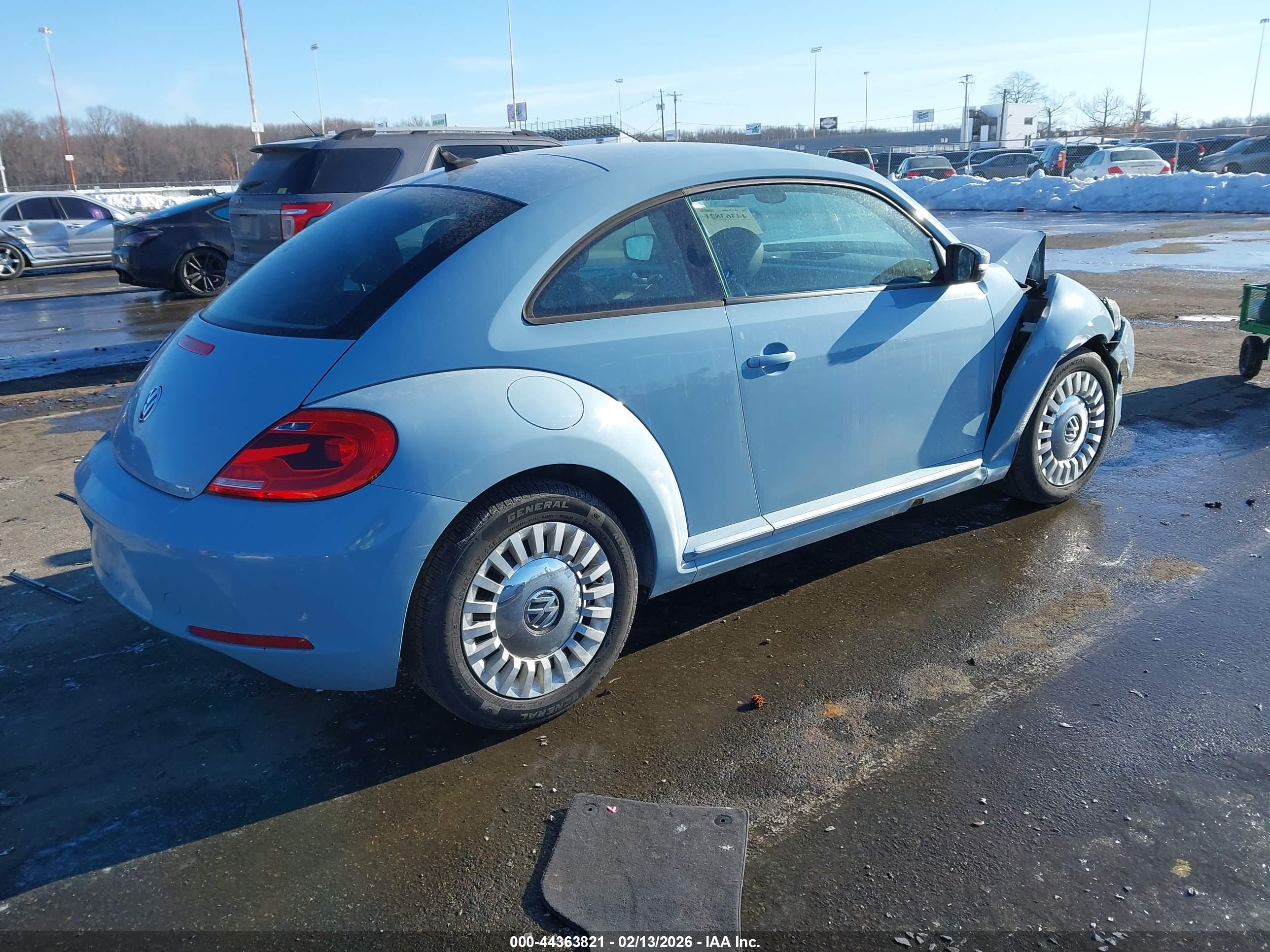 VOLKSWAGEN BEETLE image 4