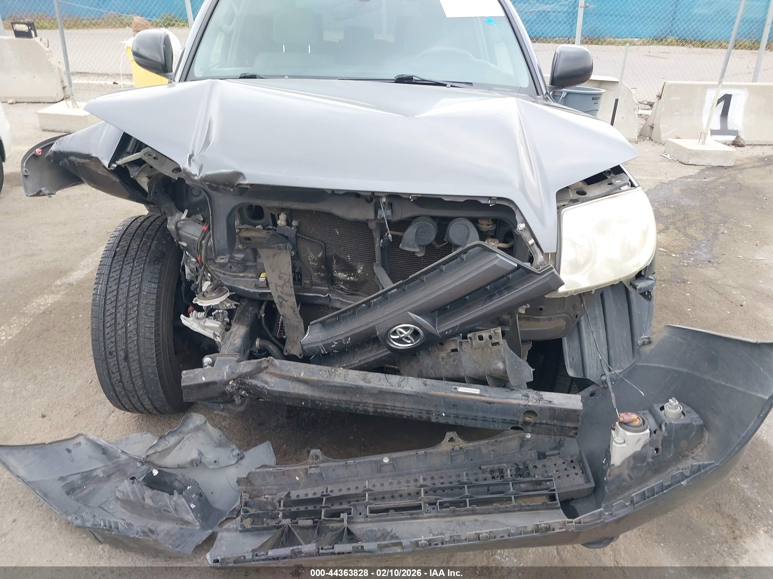 TOYOTA 4RUNNER image 6