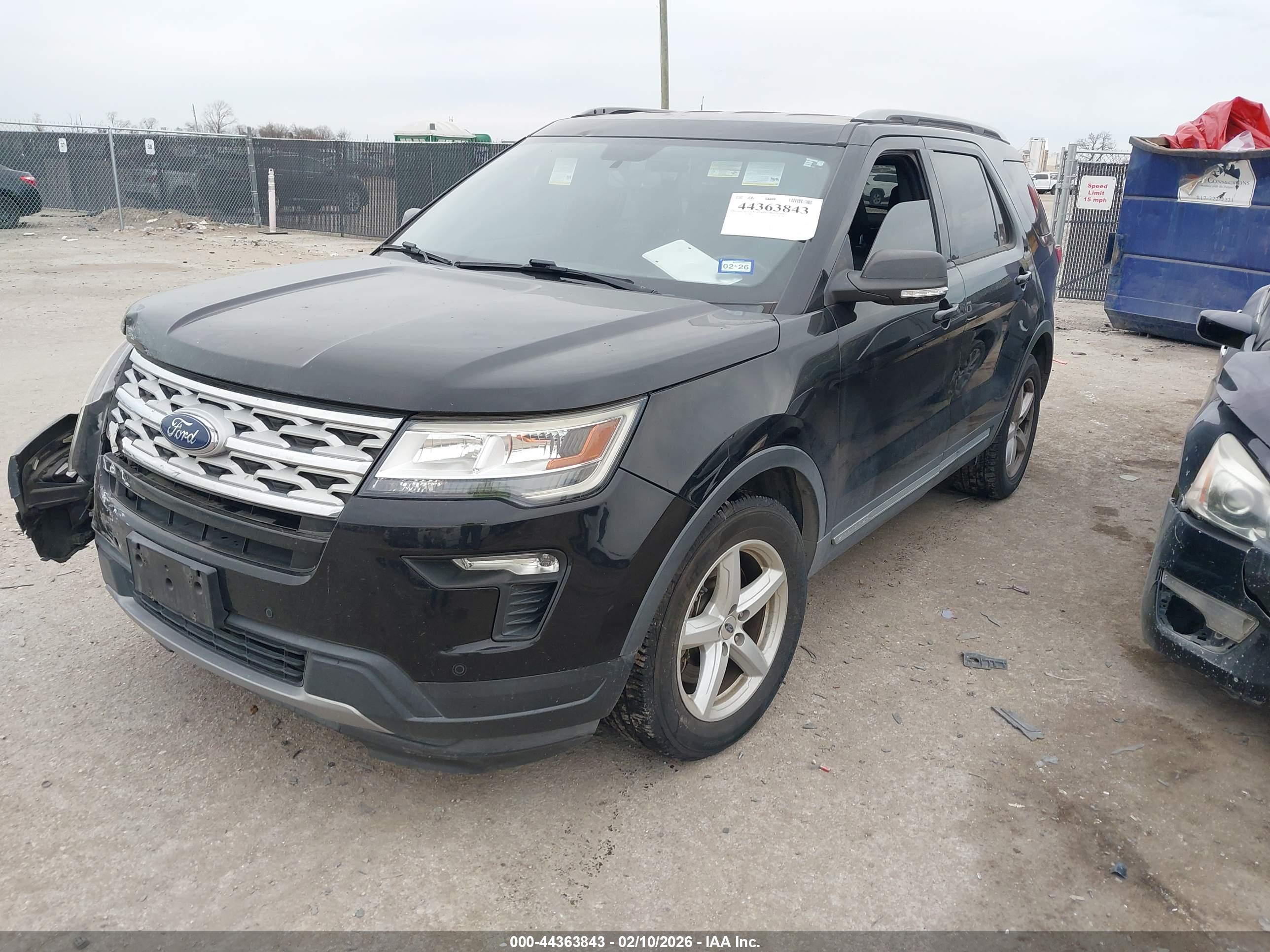 FORD EXPLORER image 2