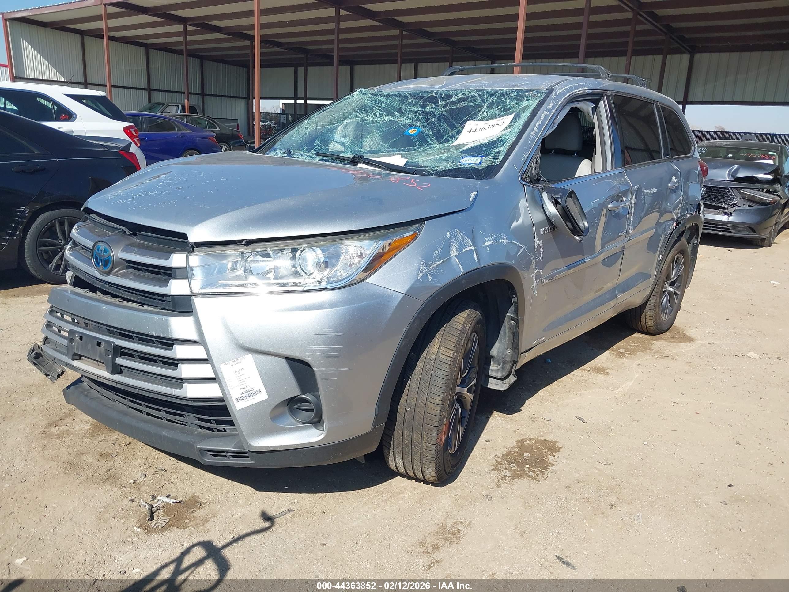 TOYOTA HIGHLANDER image 2