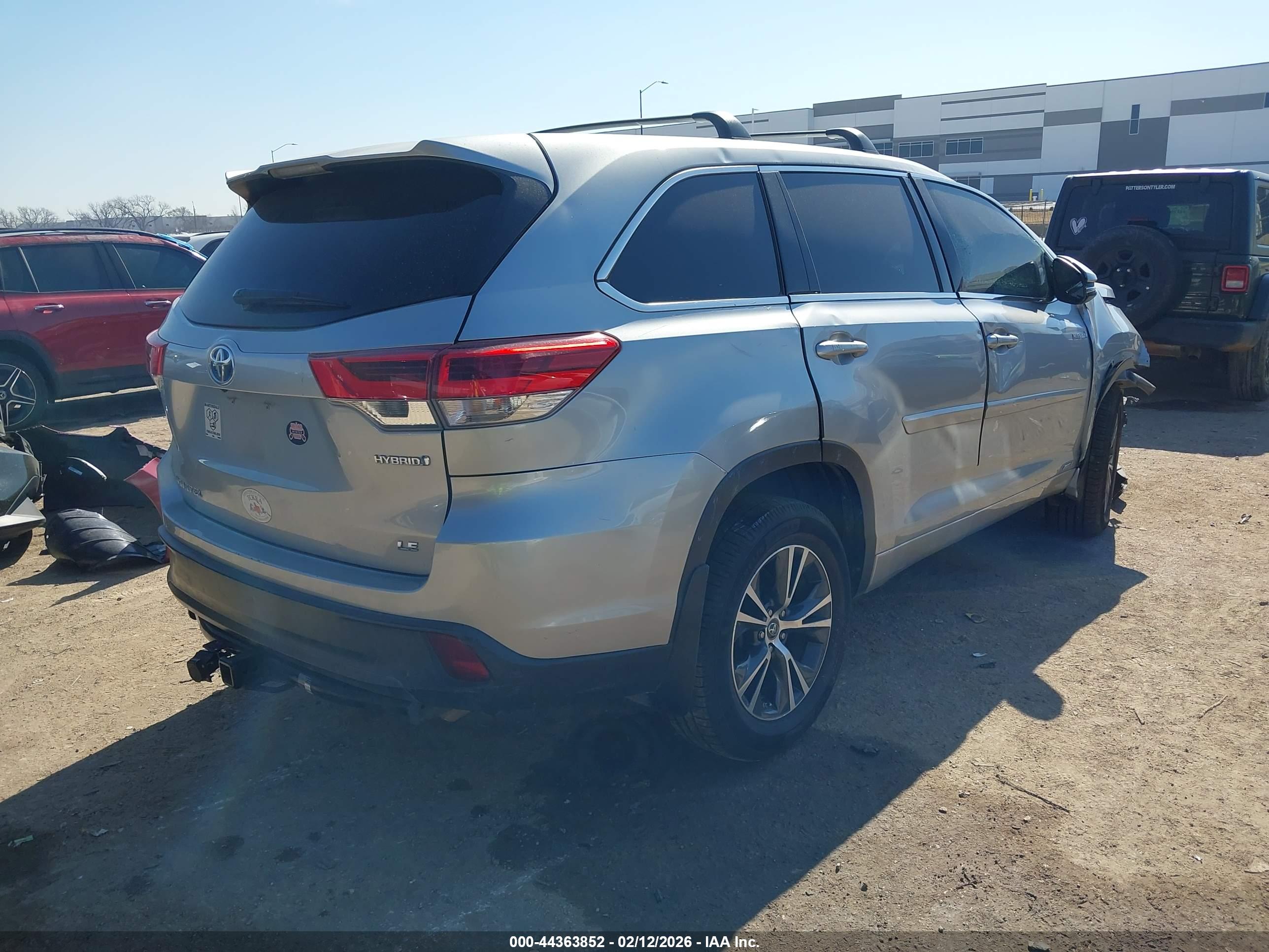 TOYOTA HIGHLANDER image 4
