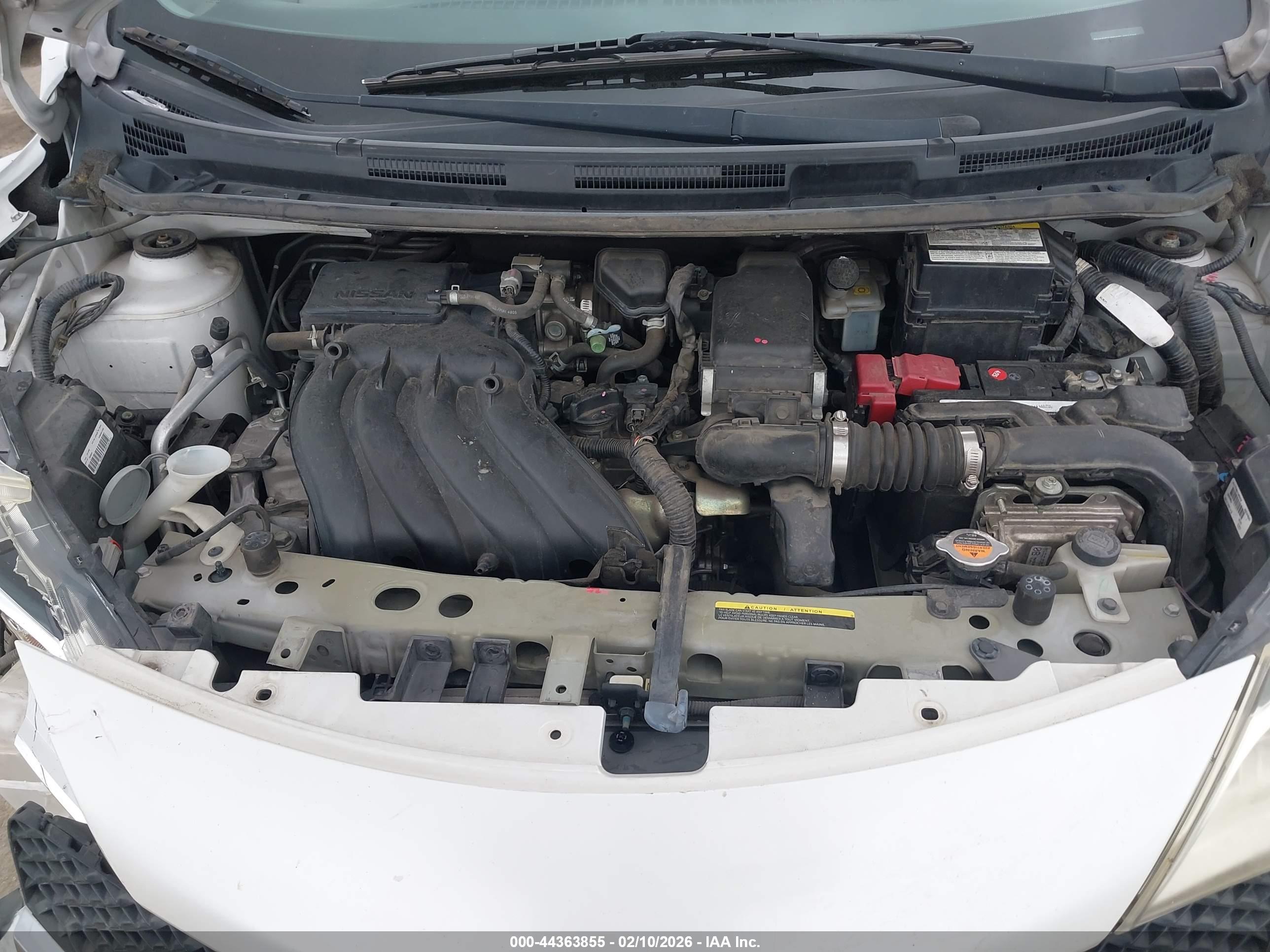 NISSAN VERSA image 10