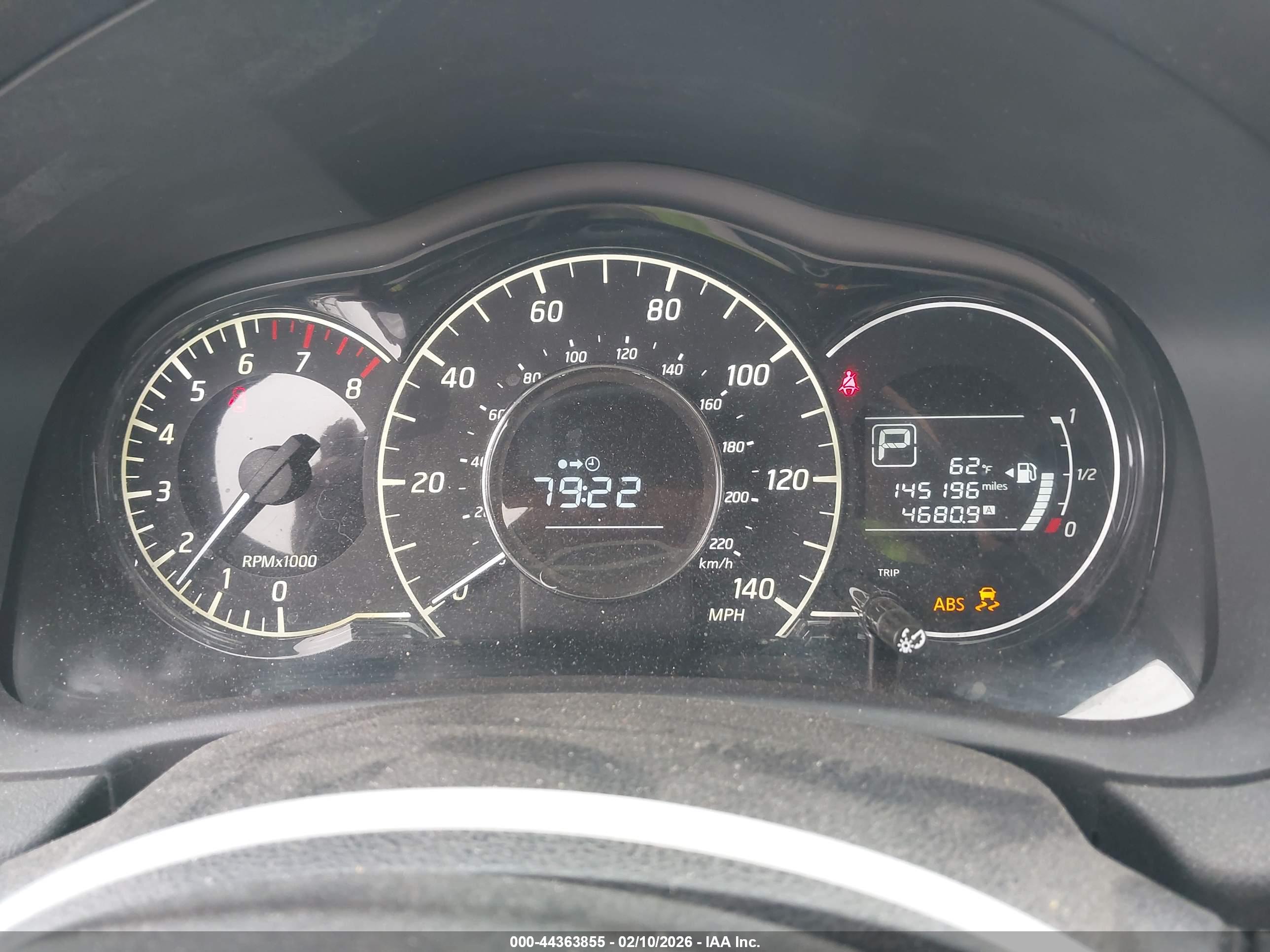 NISSAN VERSA image 7