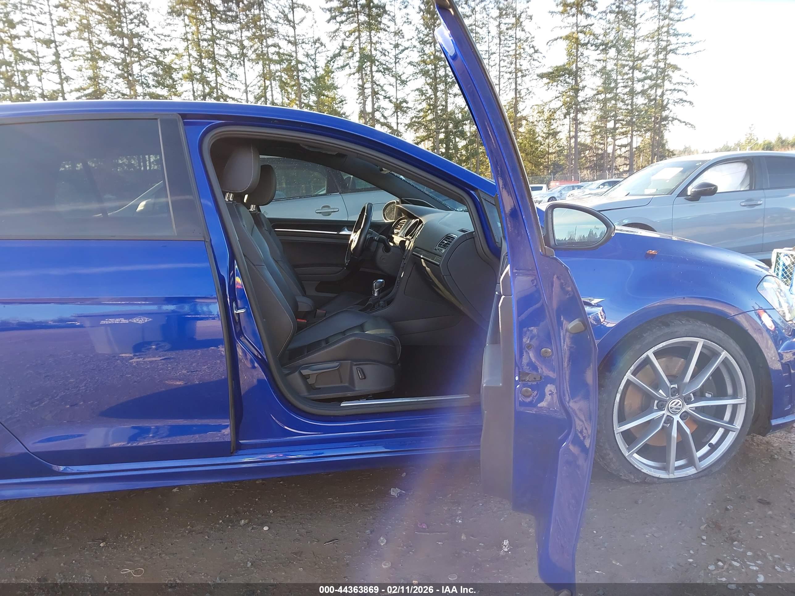 VOLKSWAGEN GOLF image 5