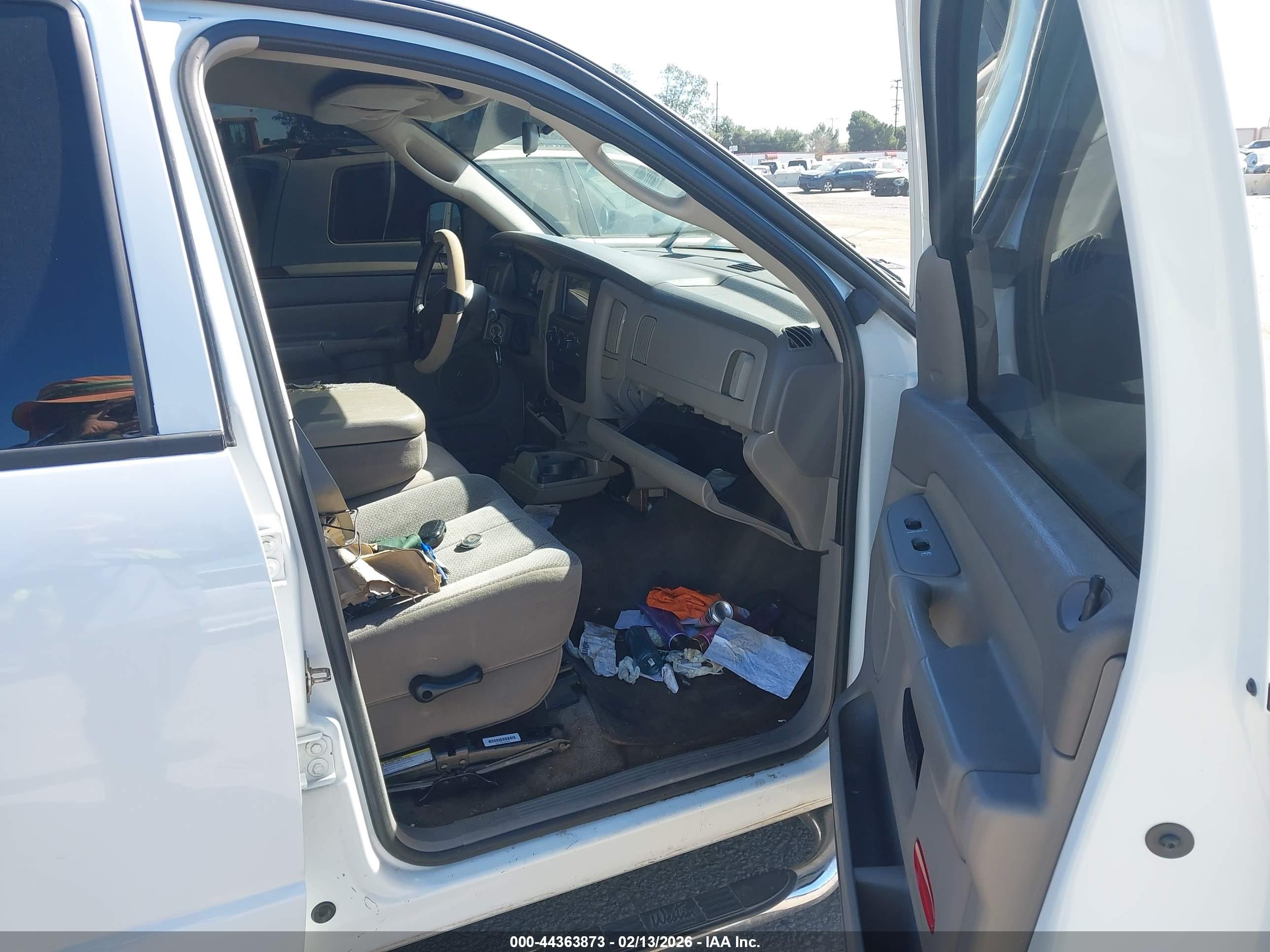 DODGE RAM image 5
