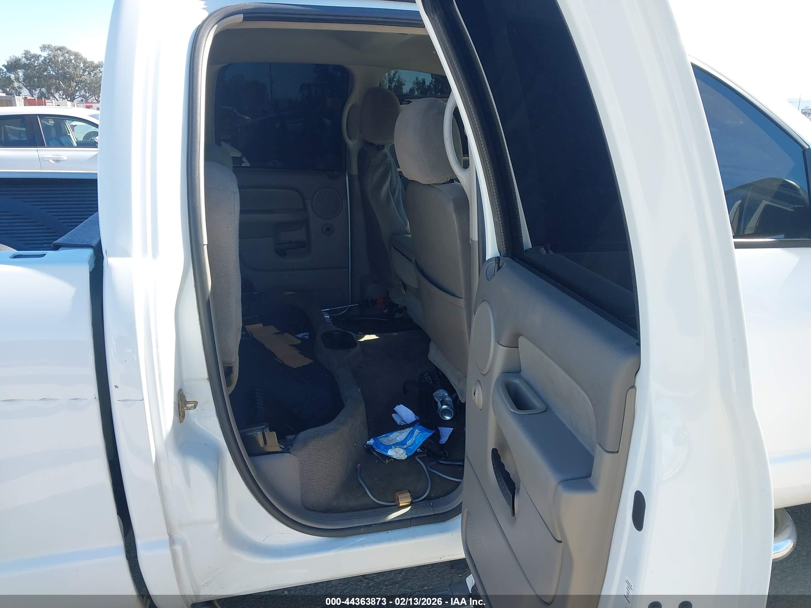 DODGE RAM image 8
