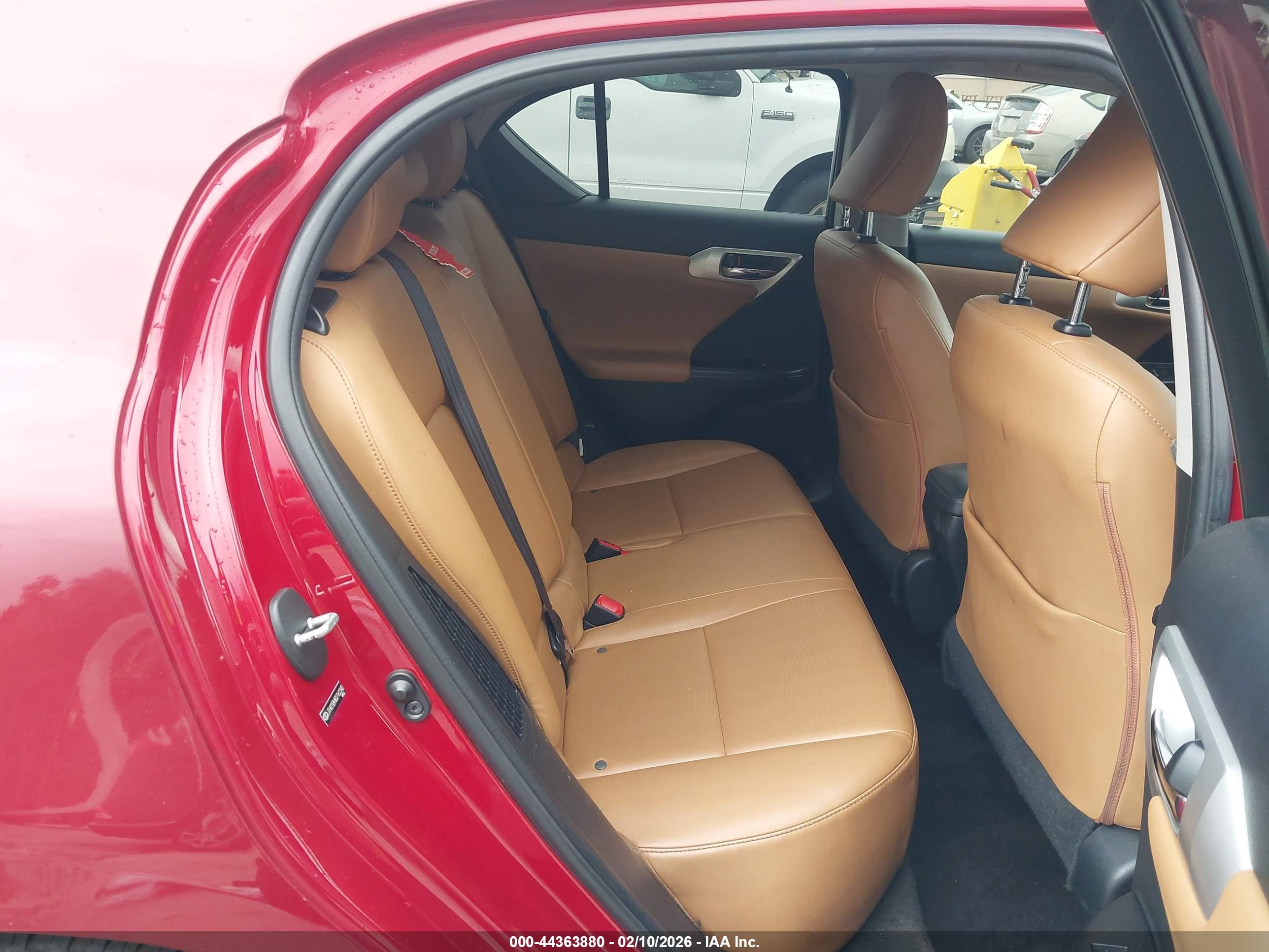 LEXUS CT image 8
