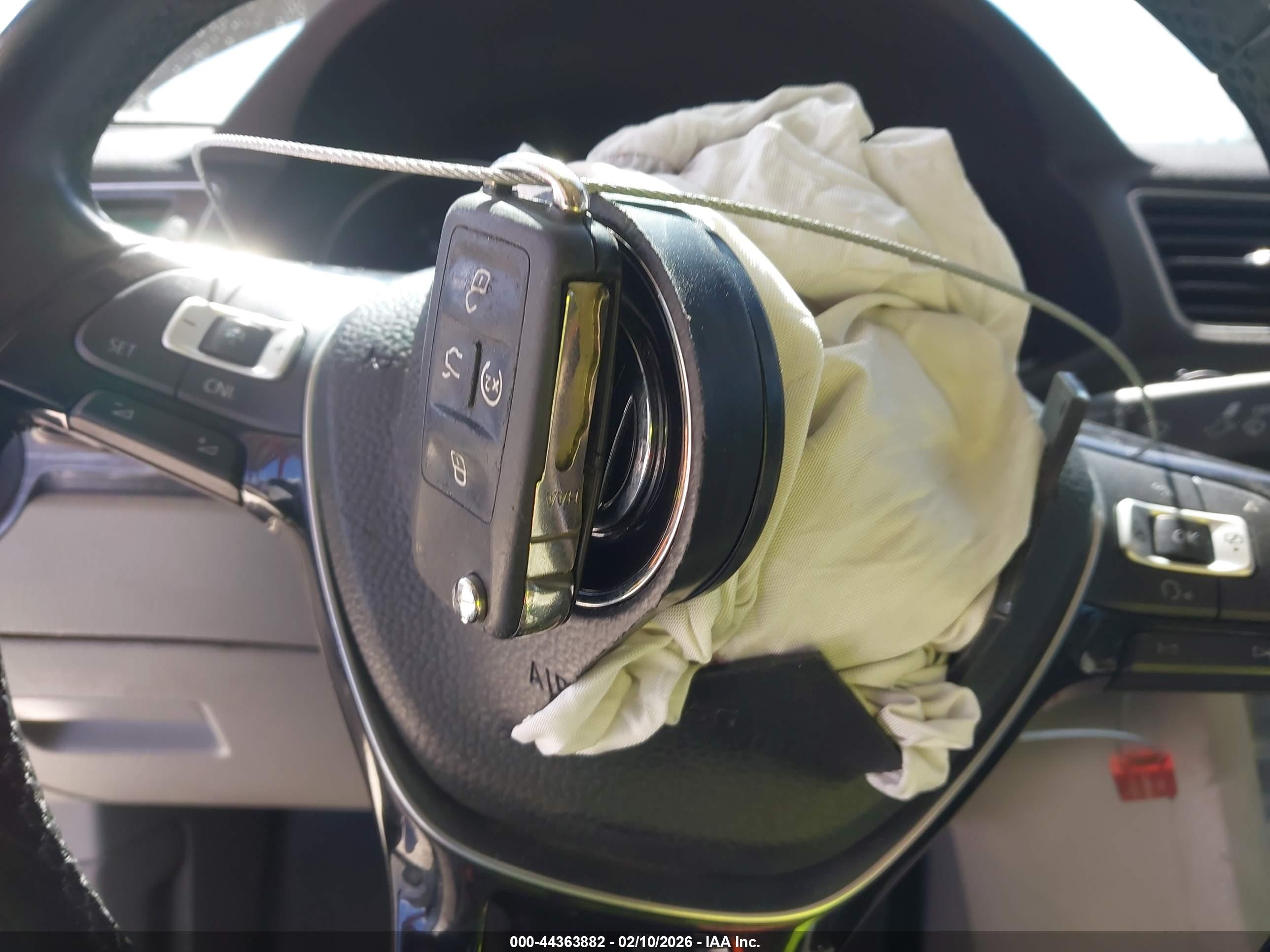 VOLKSWAGEN PASSAT image 11