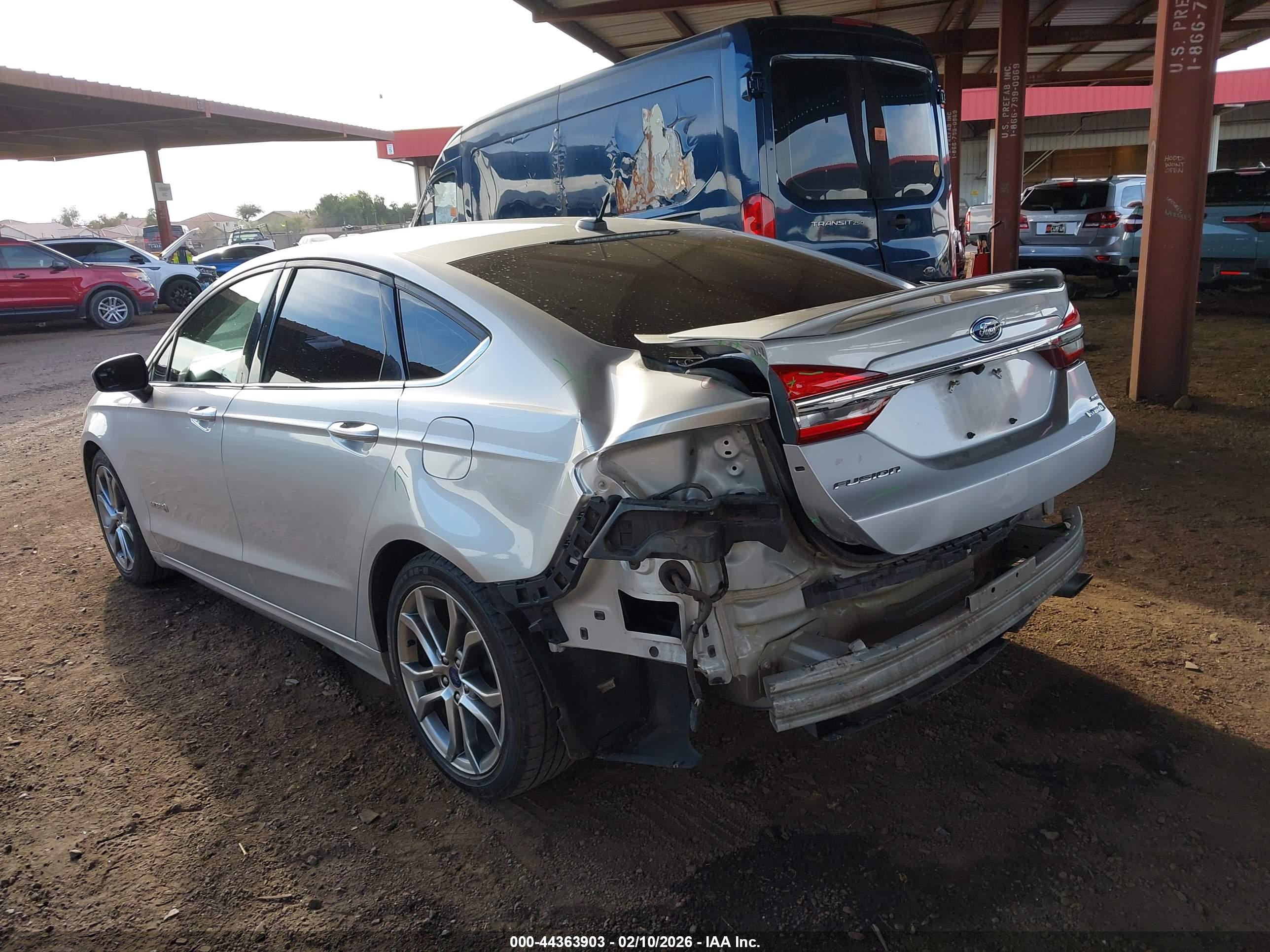 FORD FUSION image 6