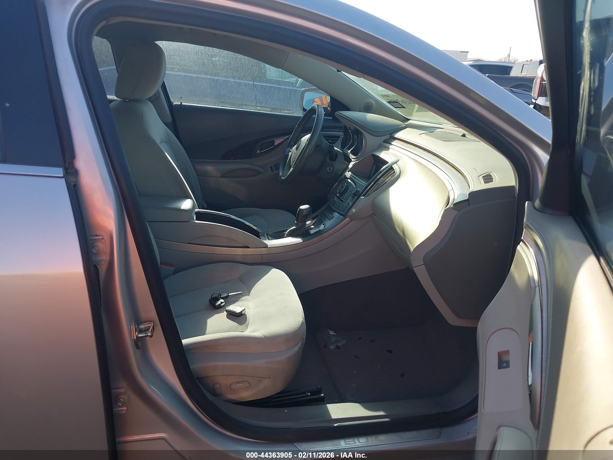 BUICK LACROSSE image 5
