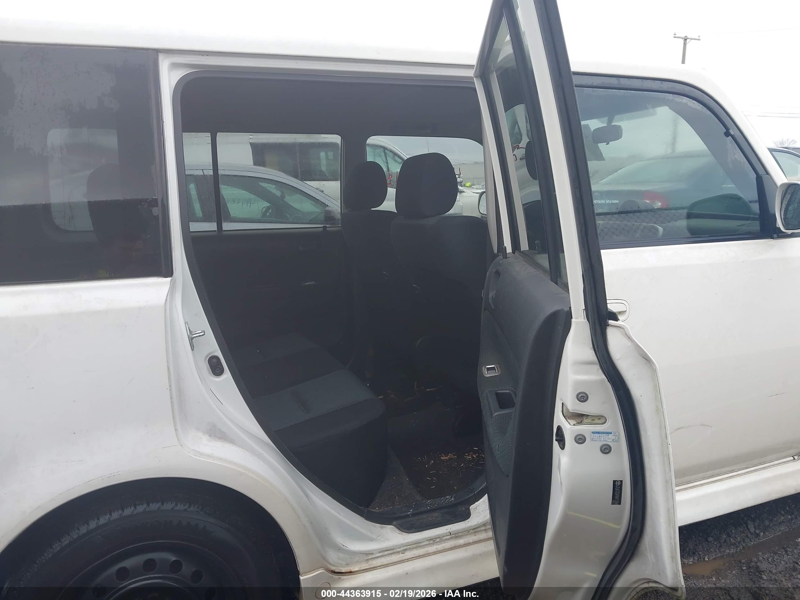 SCION XB image 8