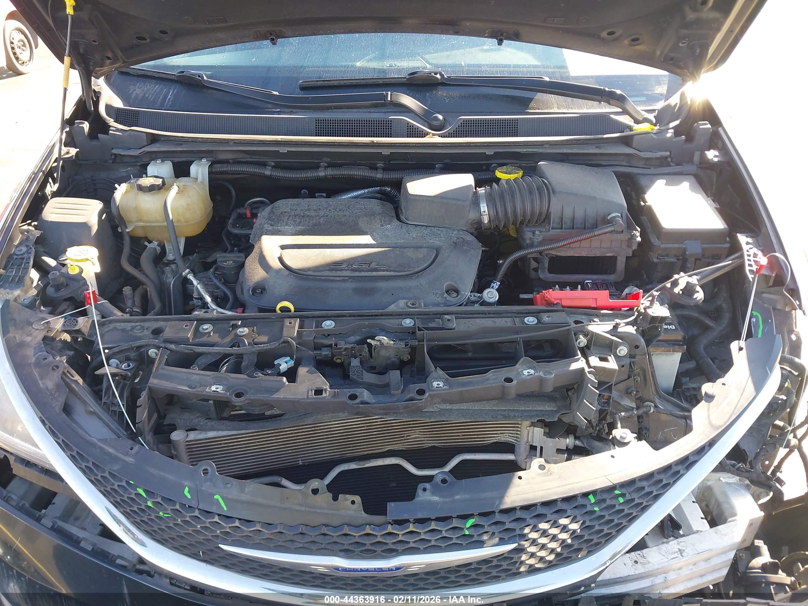 CHRYSLER PACIFICA image 10