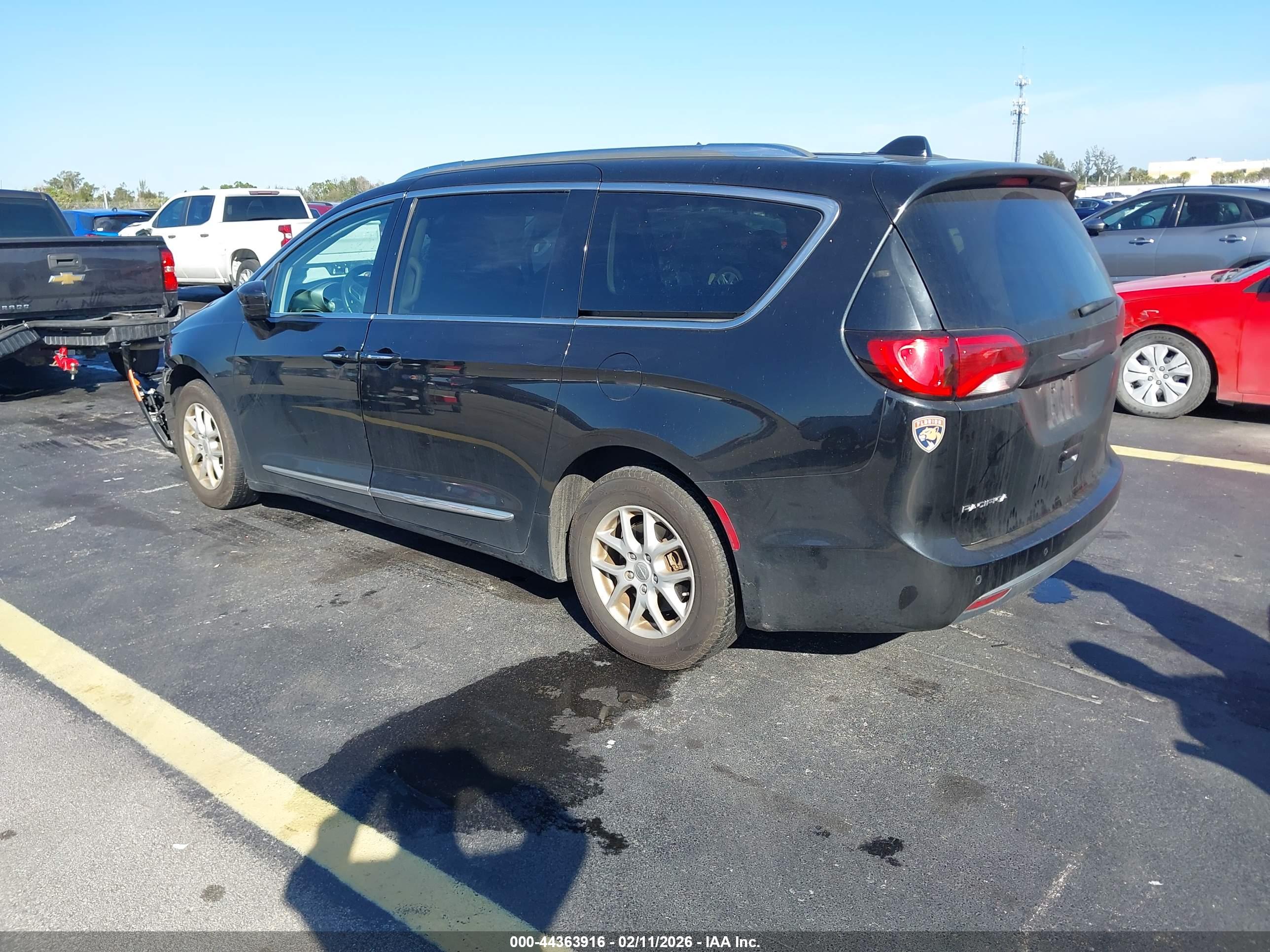 CHRYSLER PACIFICA image 3