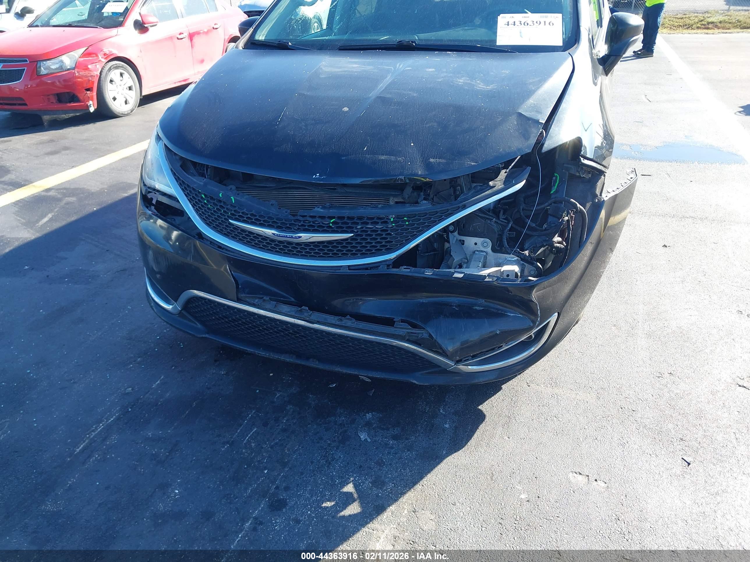 CHRYSLER PACIFICA image 6