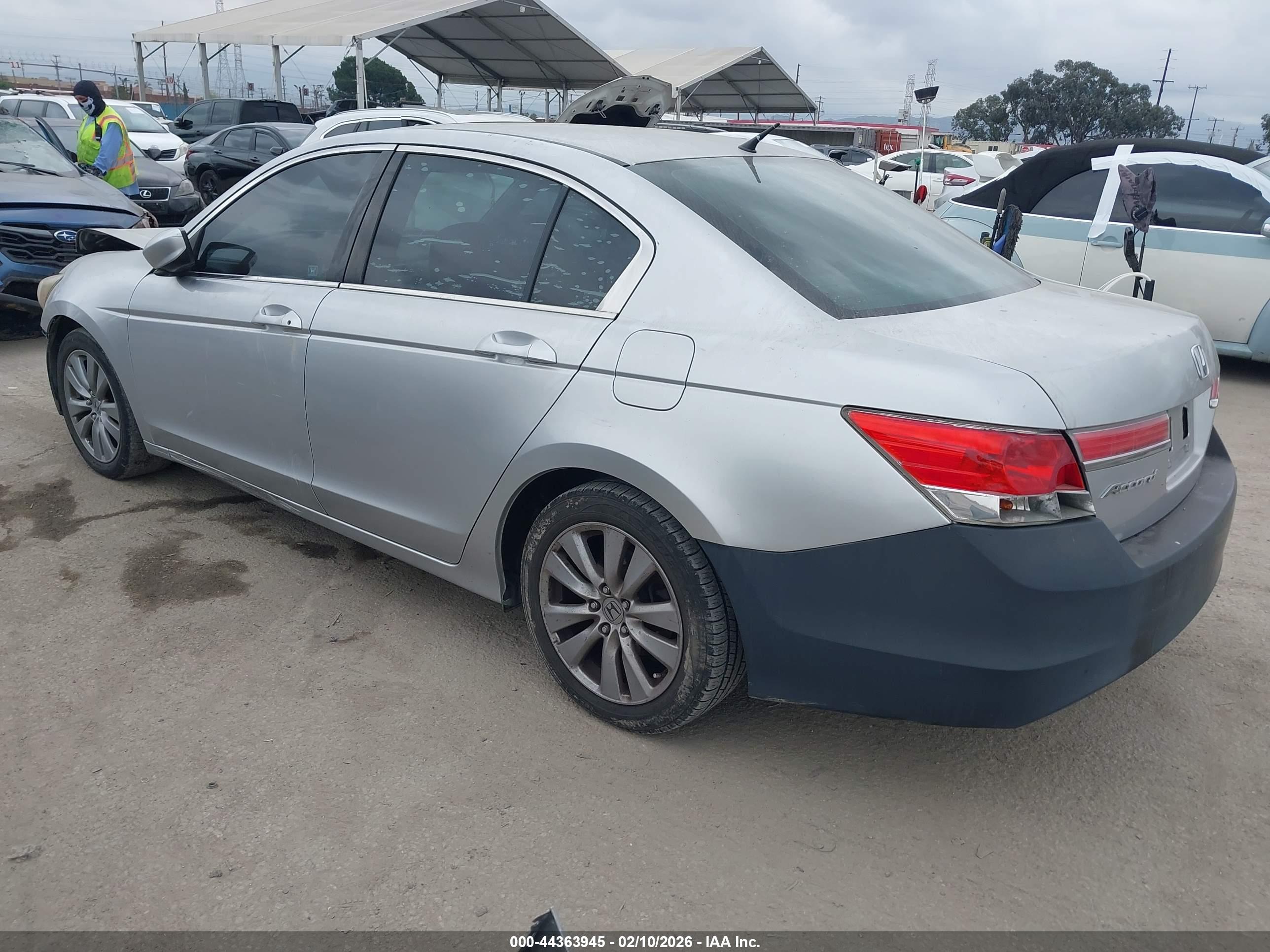 HONDA ACCORD image 3