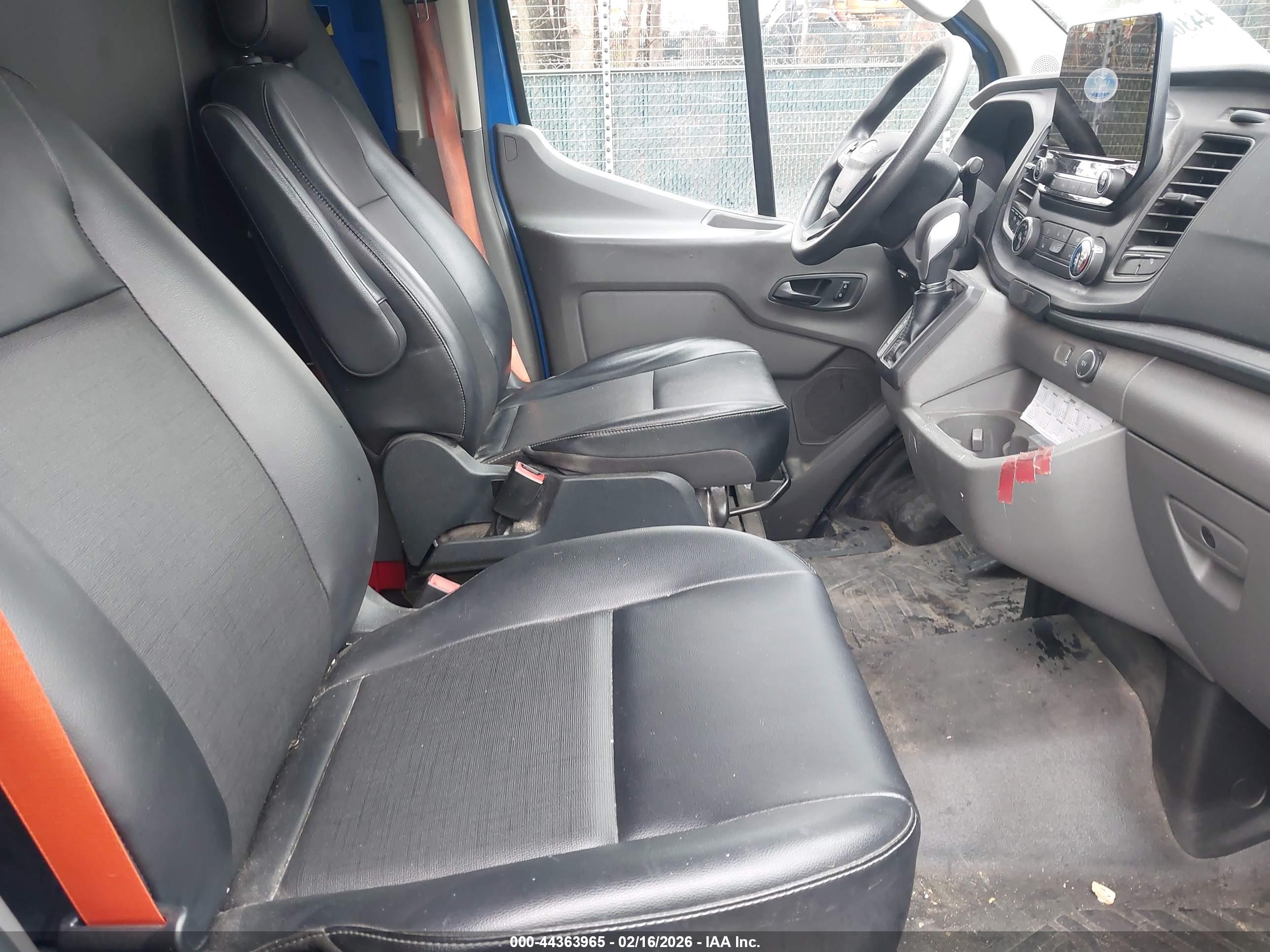 FORD TRANSIT-250 image 5