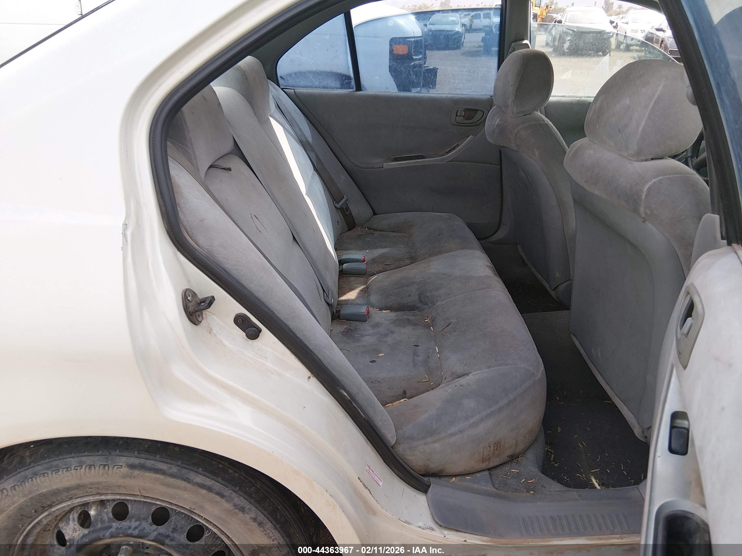 MITSUBISHI GALANT image 8
