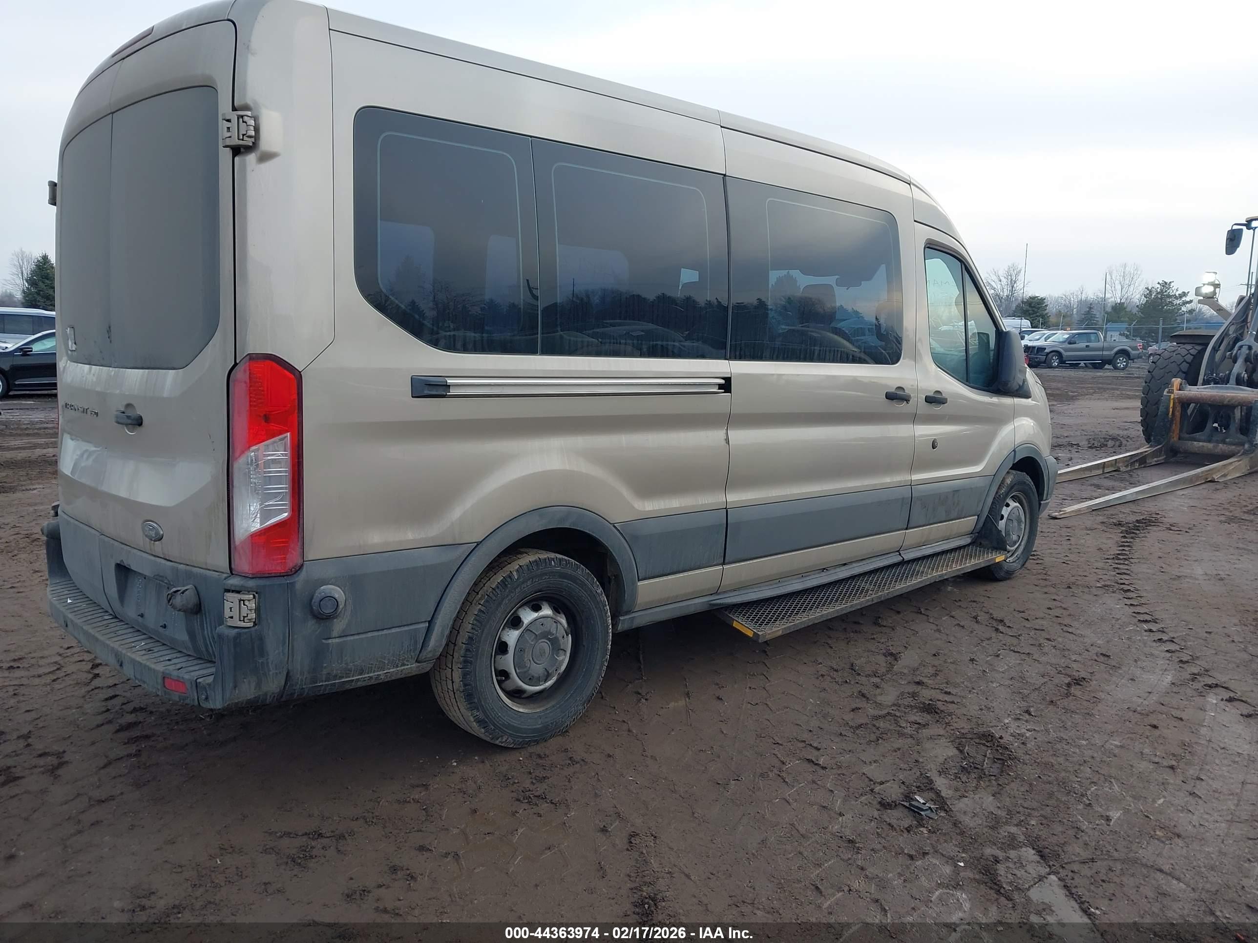 FORD TRANSIT-350 image 4
