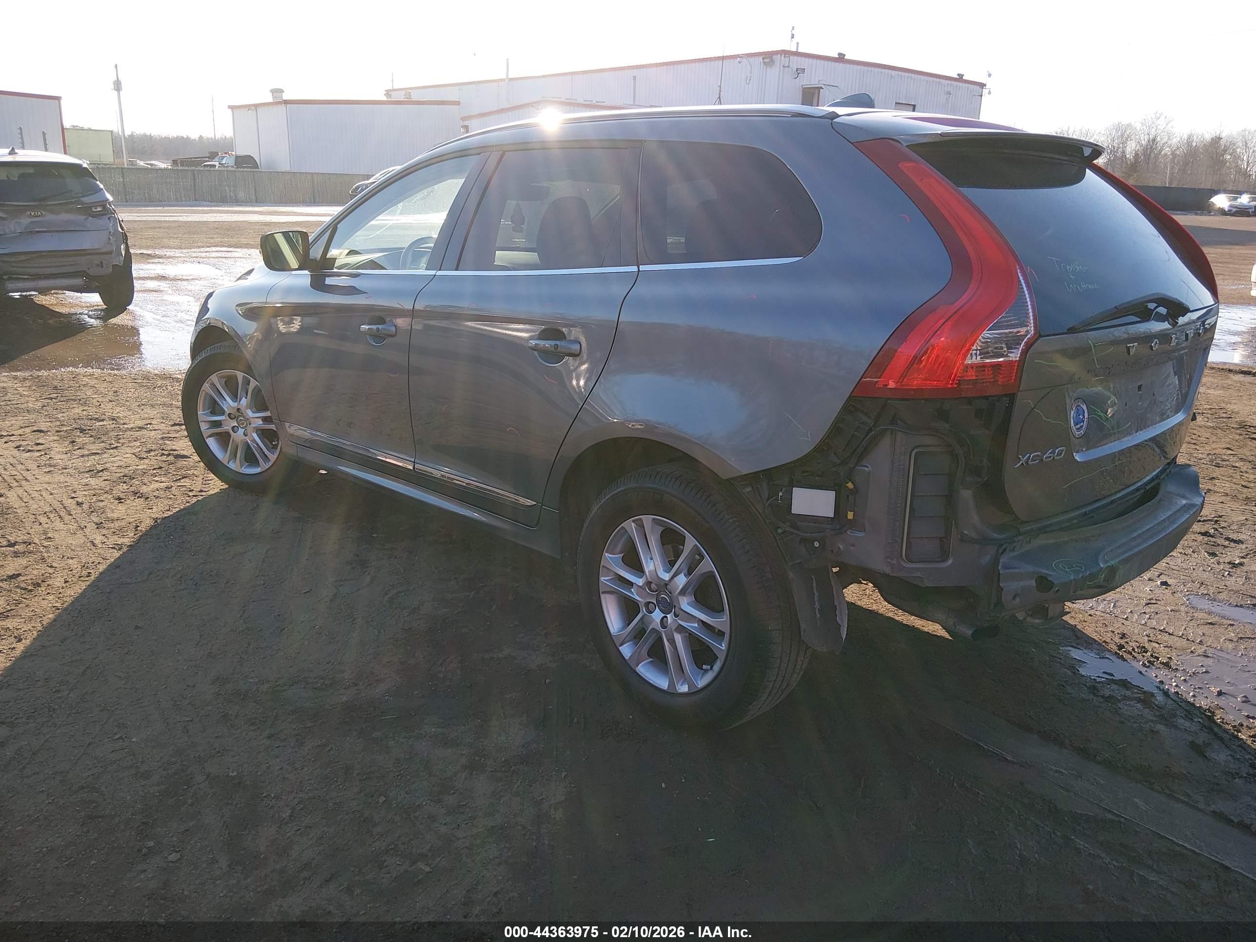 VOLVO XC60 image 3