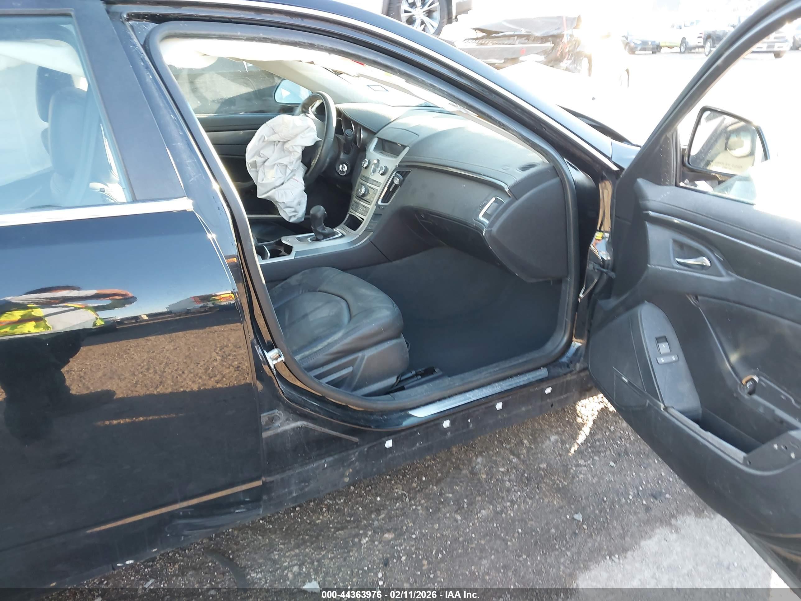 CADILLAC CTS image 5