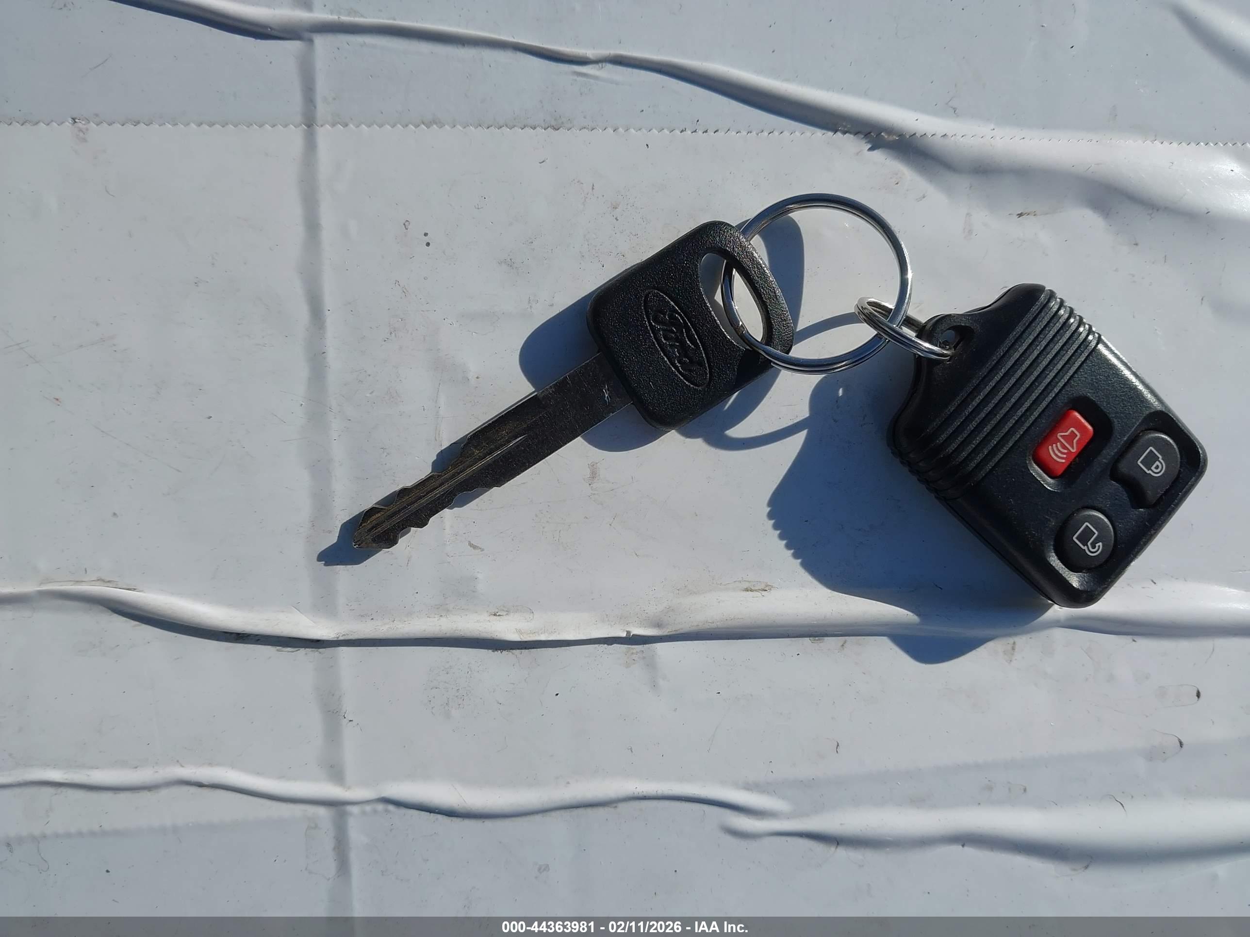FORD E-150 image 11