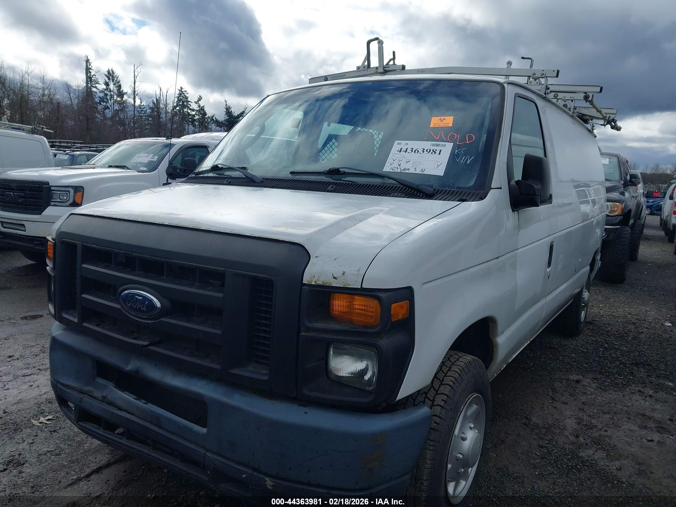 FORD E-150 image 2