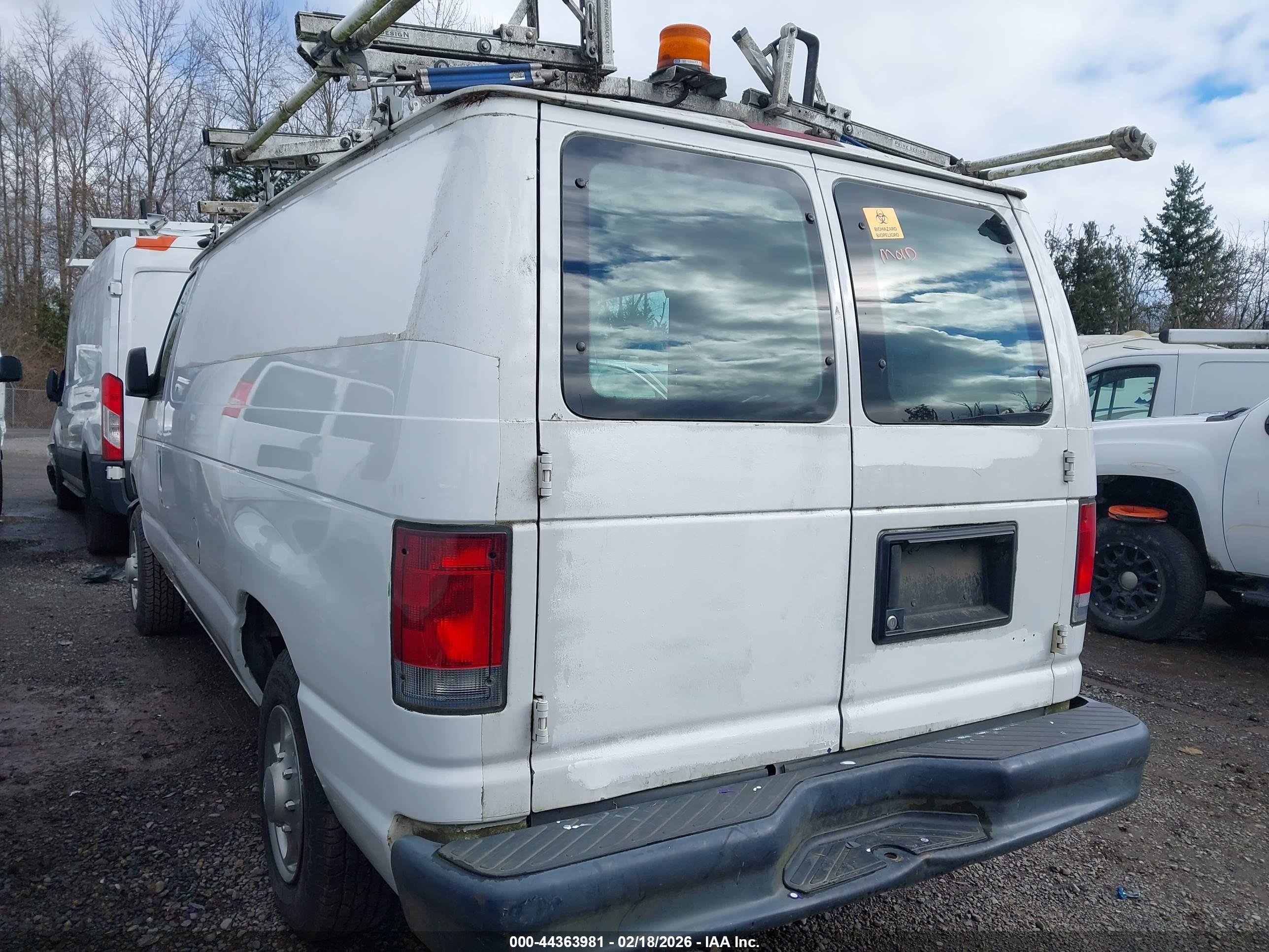 FORD E-150 image 3
