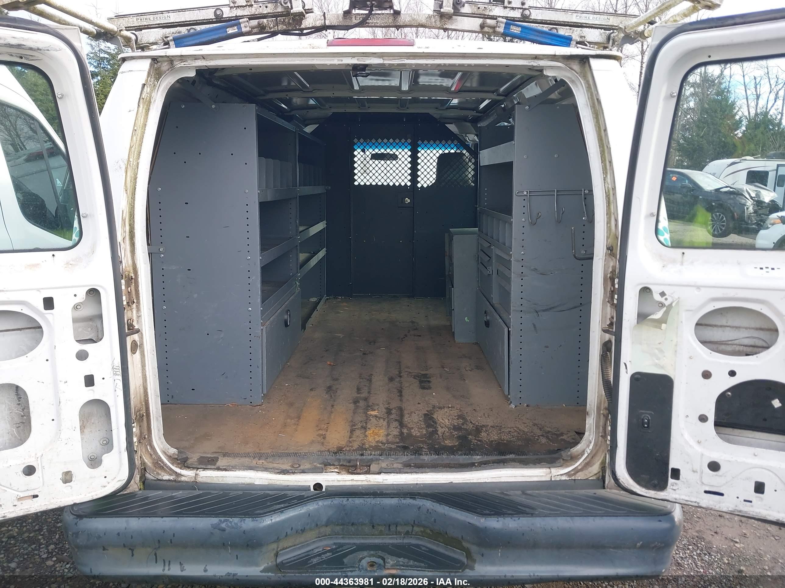 FORD E-150 image 8