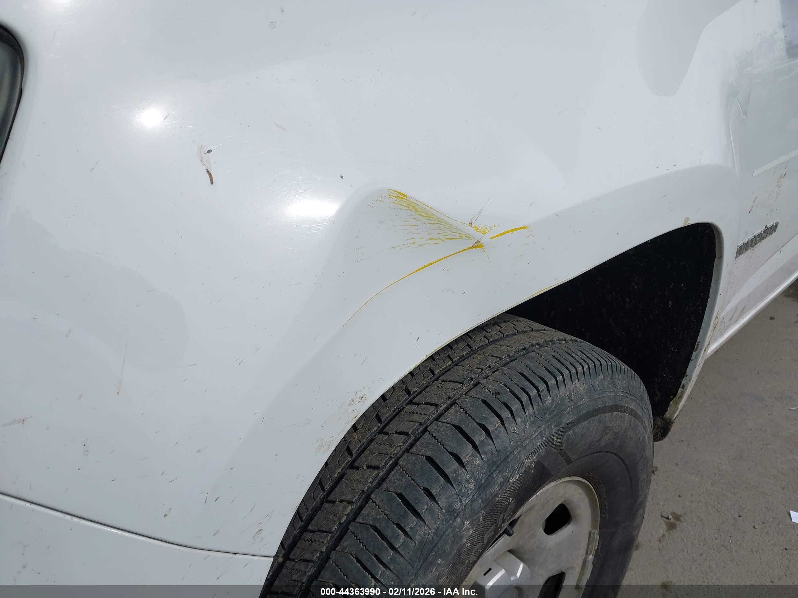 CHEVROLET COLORADO image 6