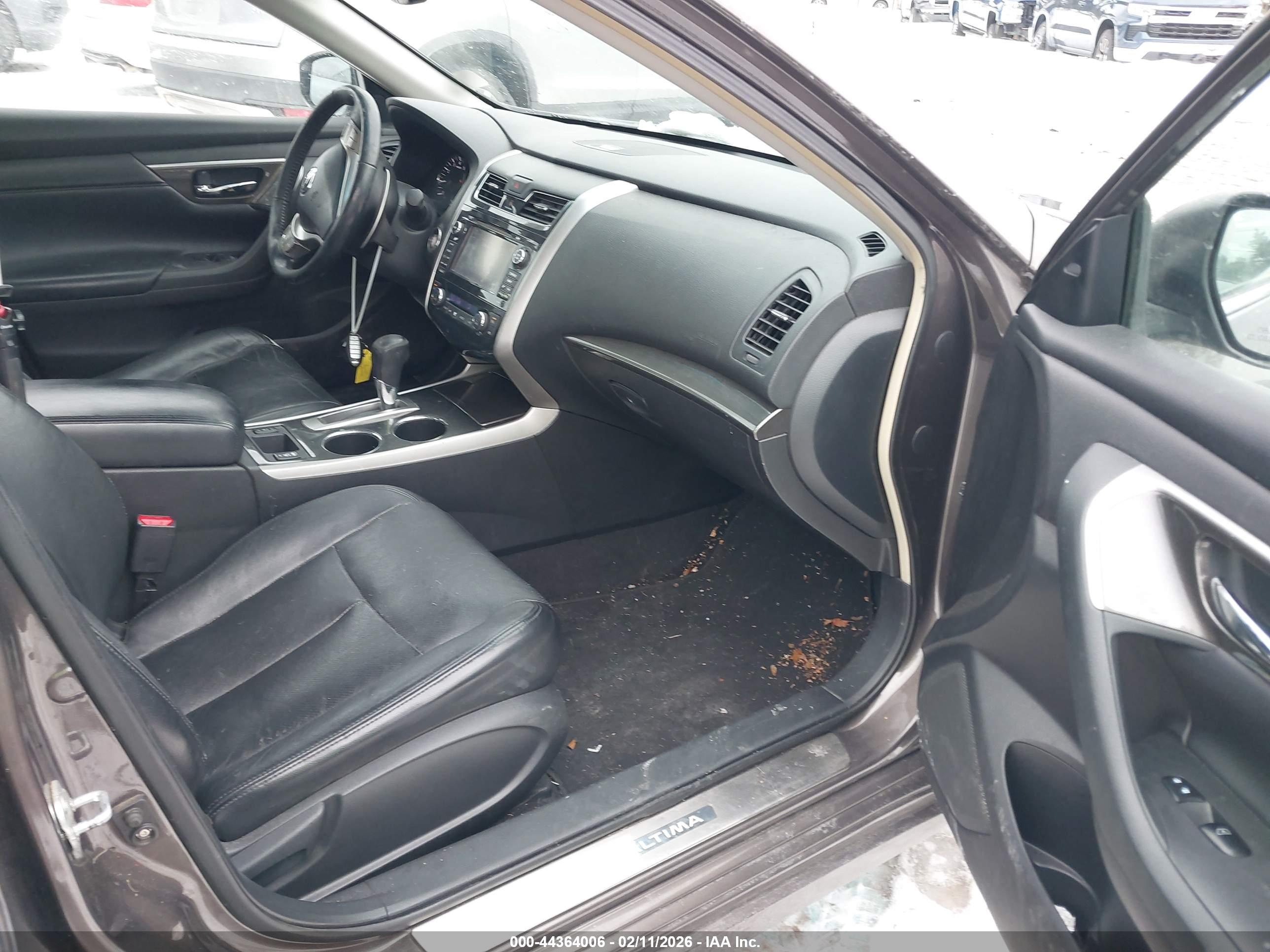 NISSAN ALTIMA image 5