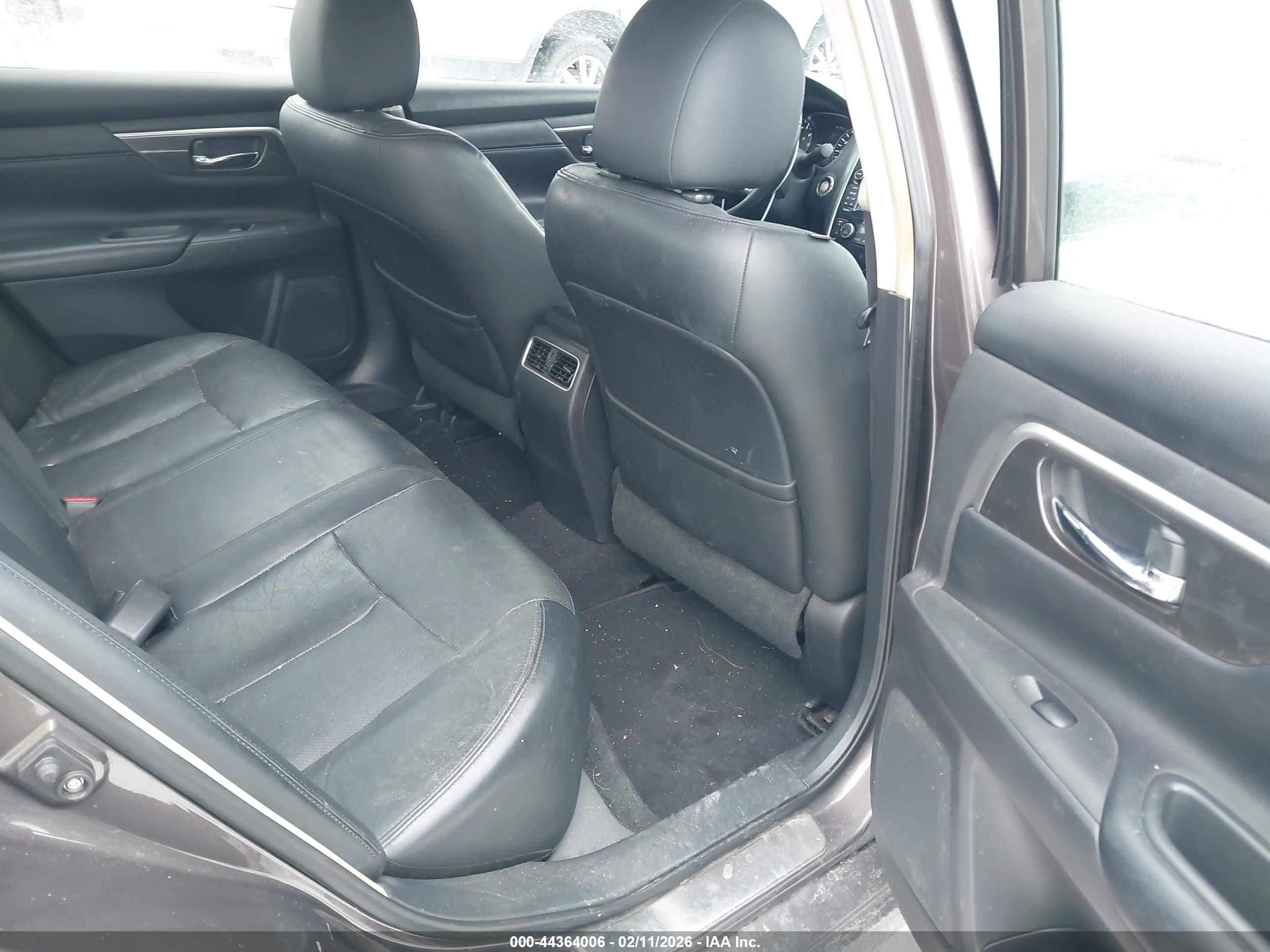 NISSAN ALTIMA image 8